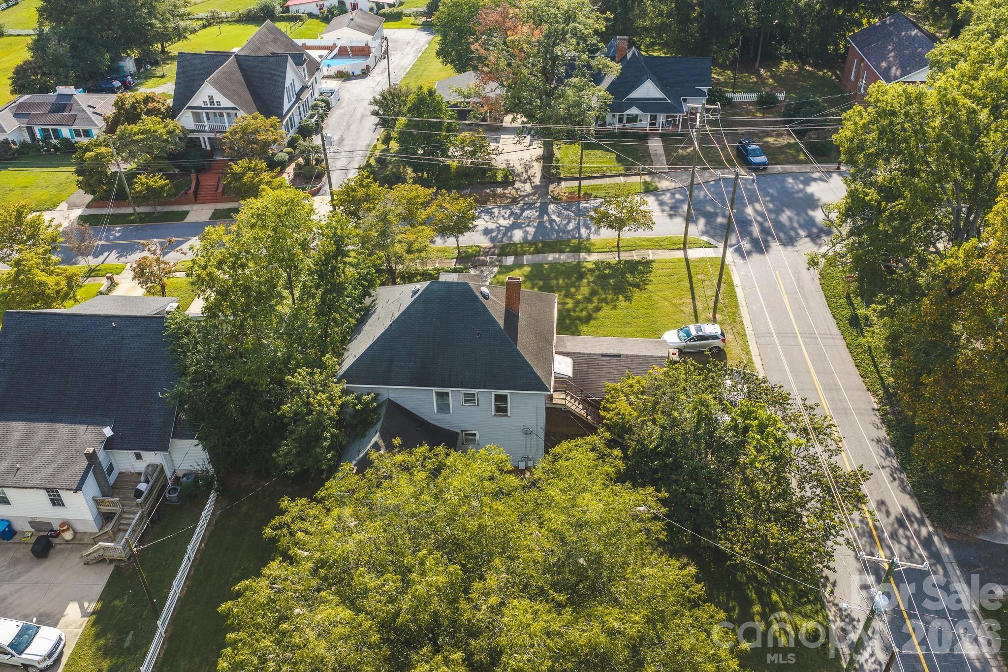 Single Family Residence at 12 1st Avenue Drive SE, Taylorsville, photo 3 of 48