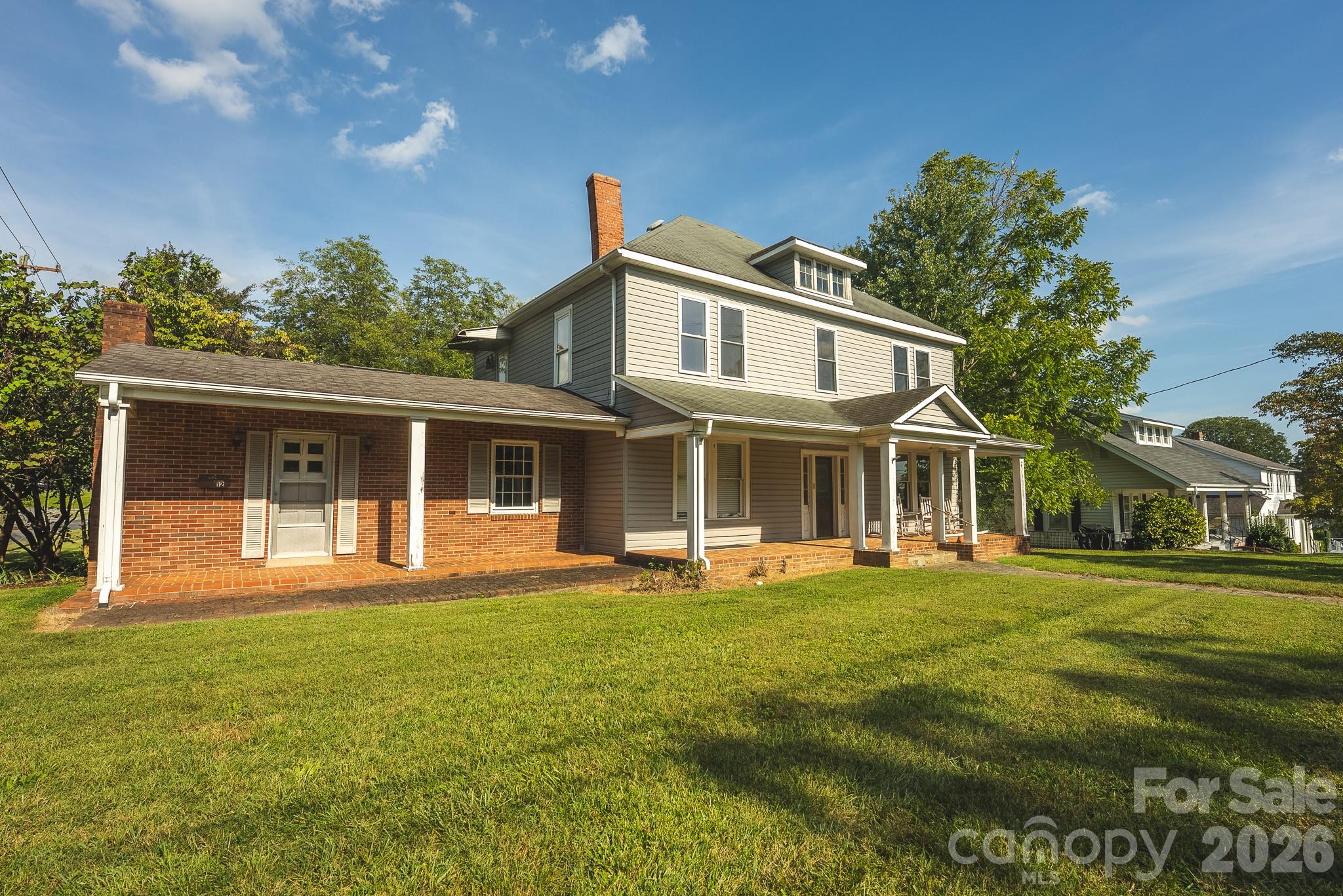 Single Family Residence at 12 1st Avenue Drive SE, Taylorsville, photo 5 of 48