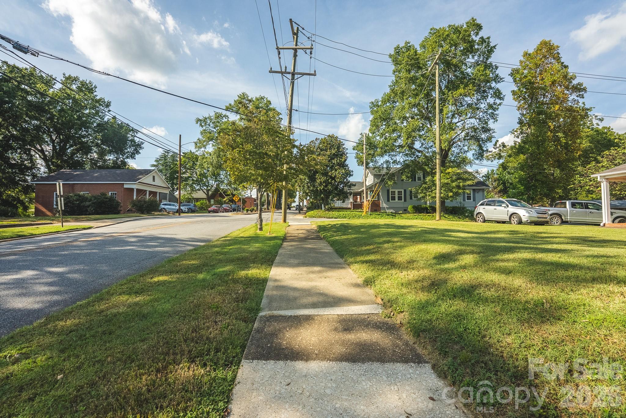 Single Family Residence at 12 1st Avenue Drive SE, Taylorsville, photo 7 of 48