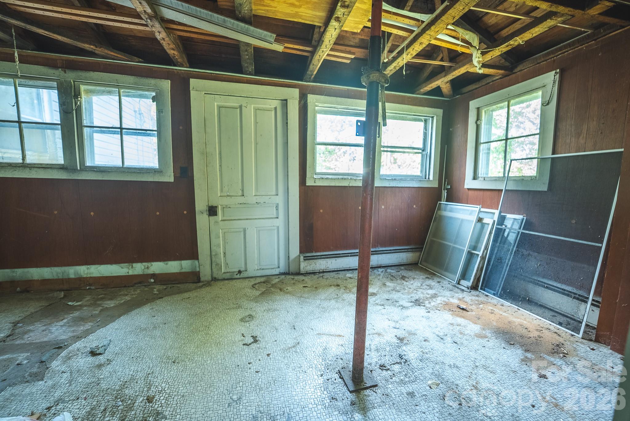 Single Family Residence at 12 1st Avenue Drive SE, Taylorsville, photo 13 of 48