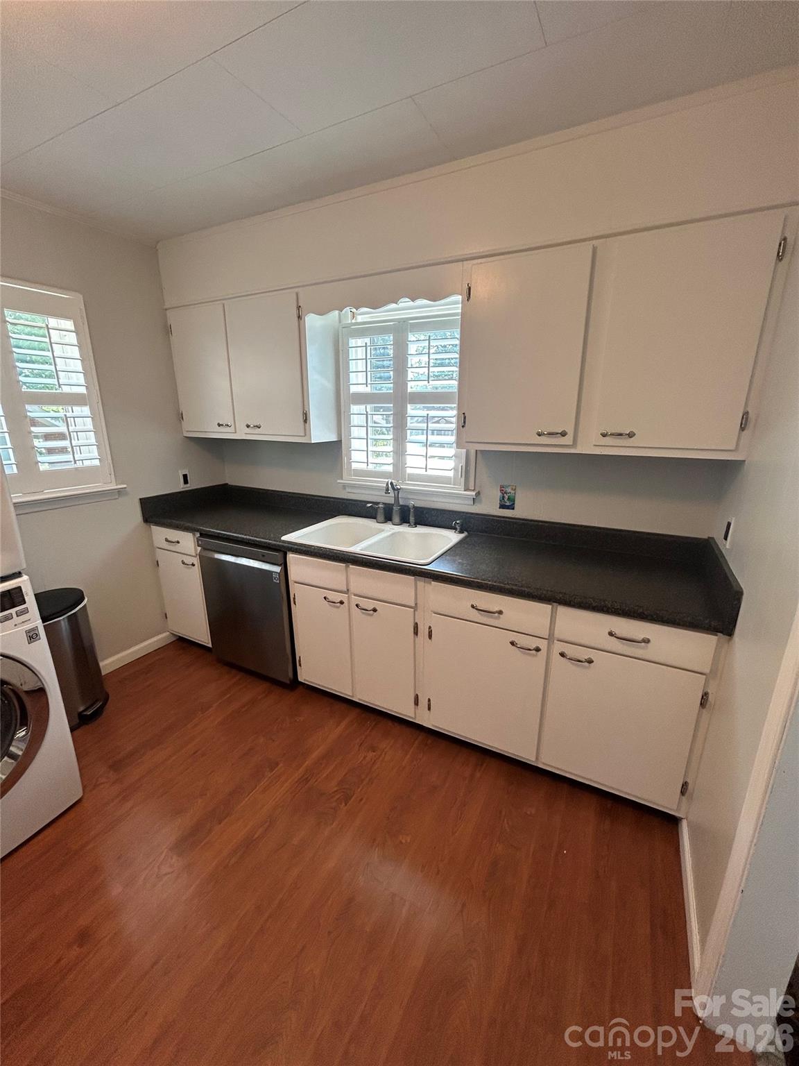 Single Family Residence at 110 9th Street, Black Mountain, photo 11 of 18