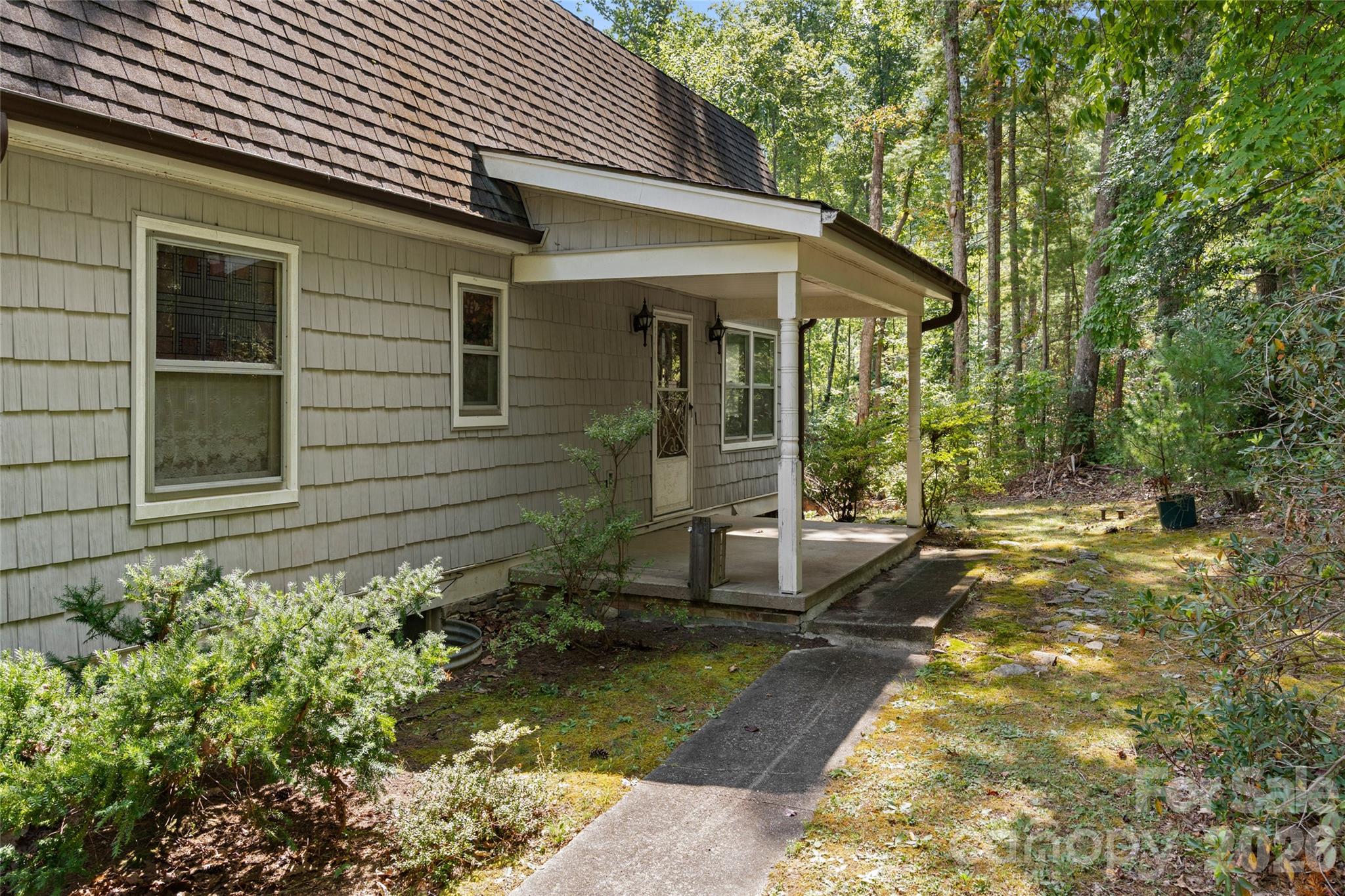 Single Family Residence at 150 Mountain Laurel Lane, Fletcher, photo 16 of 31