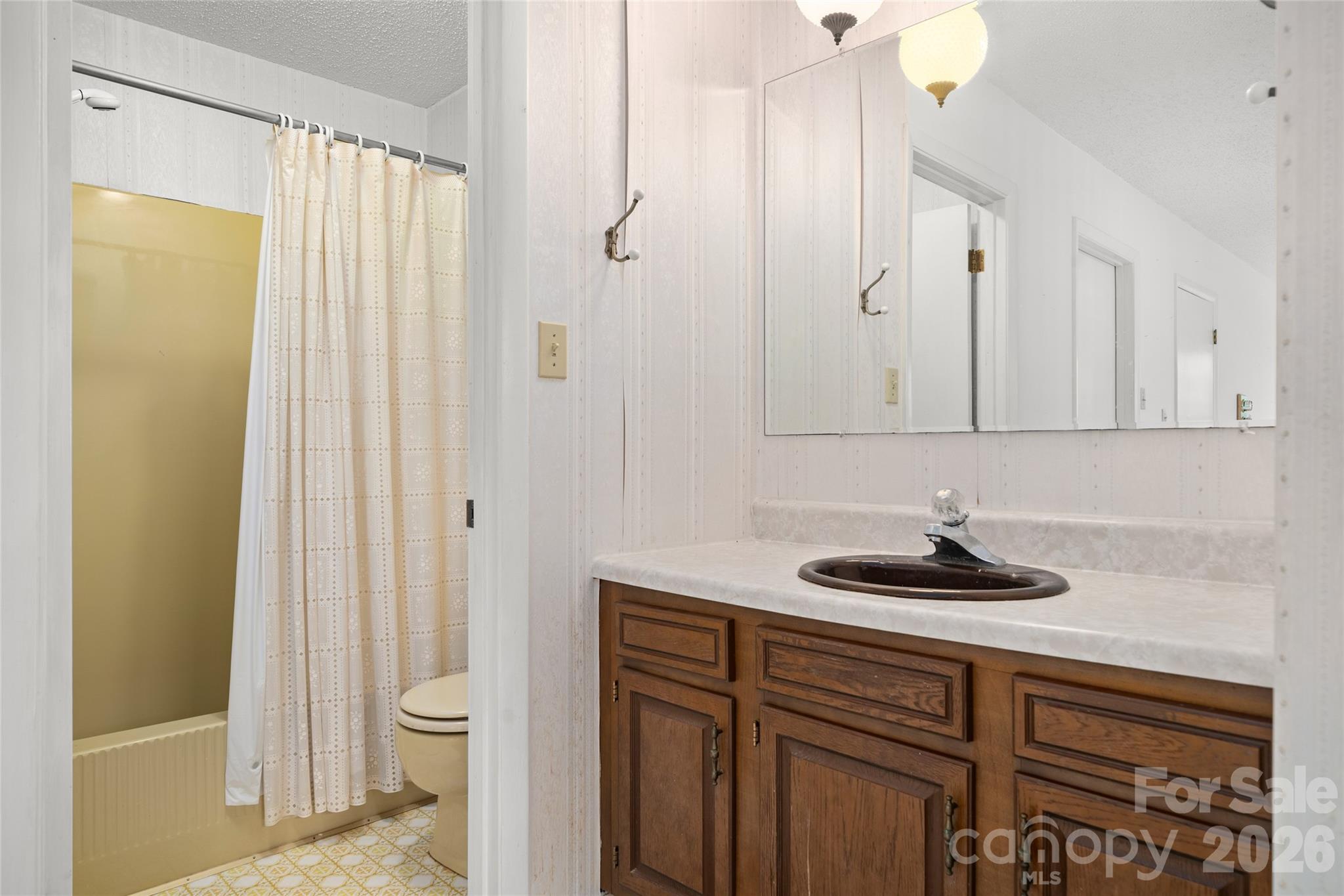 Single Family Residence at 150 Mountain Laurel Lane, Fletcher, photo 23 of 31