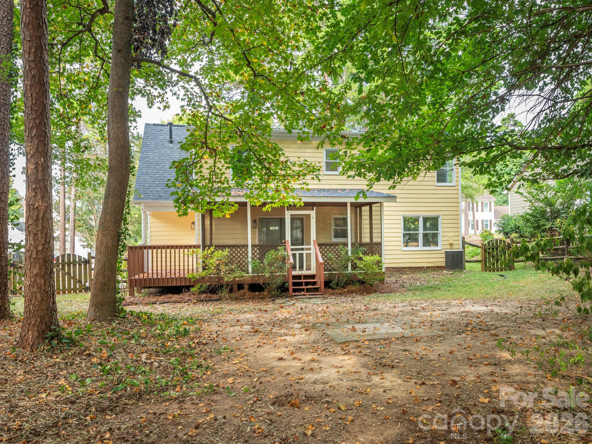 Single Family Residence at 2612 Heathershire Lane, Matthews, photo 13 of 35