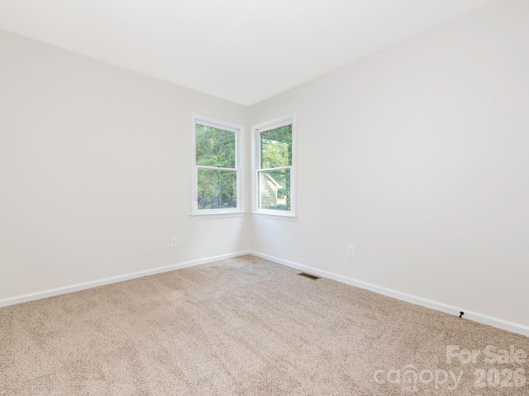 Single Family Residence at 2612 Heathershire Lane, Matthews, photo 32 of 35