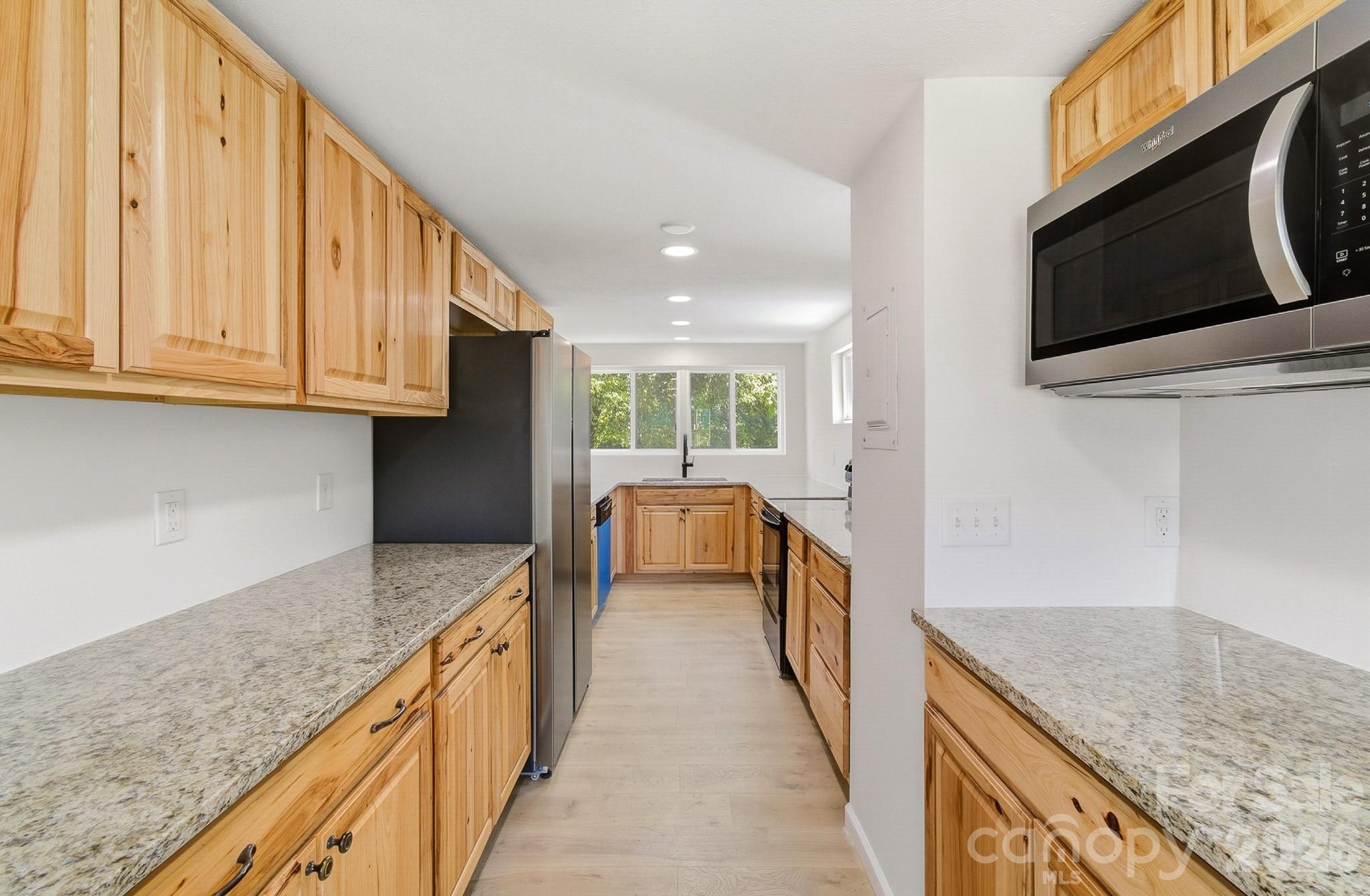 Single Family Residence at 21 Oak Hill Drive, Asheville, photo 17 of 37