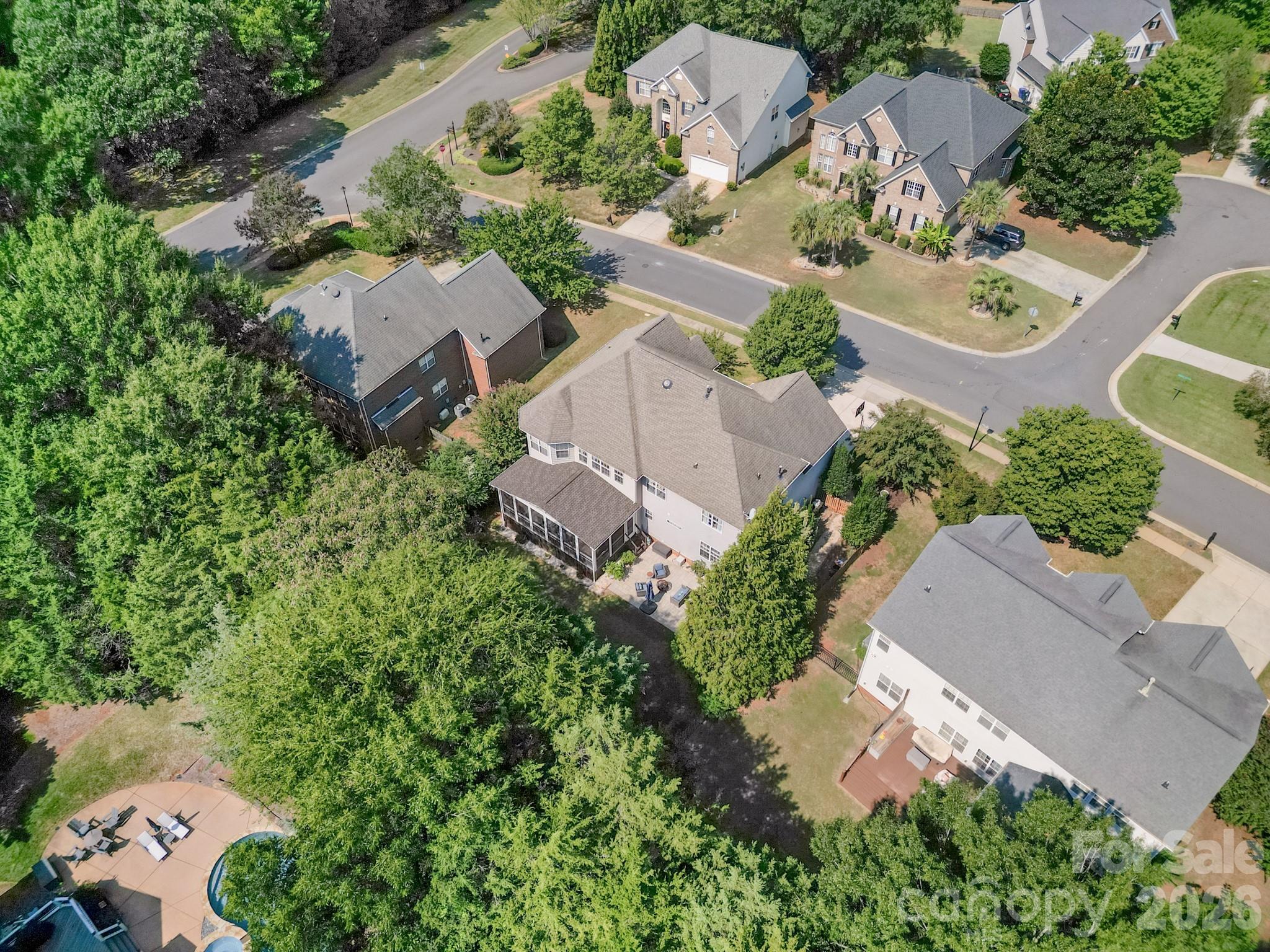 Single Family Residence at 402 Deercross Lane, Waxhaw, photo 3 of 32