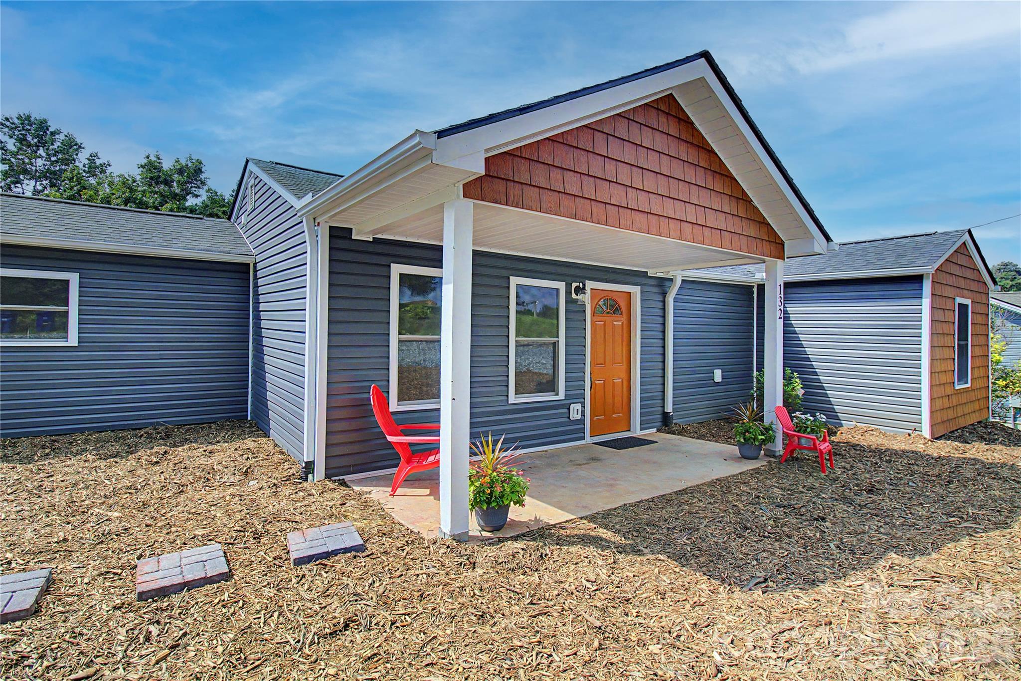 Single Family Residence at 132 Locust Grove Road, Weaverville, photo 3 of 38