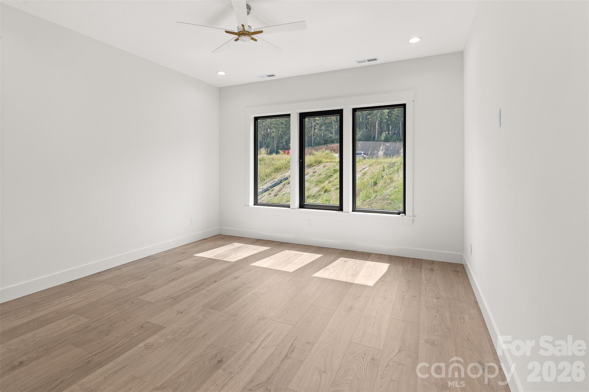 Single Family Residence at 333 Avery Trail Drive, Arden, photo 14 of 31
