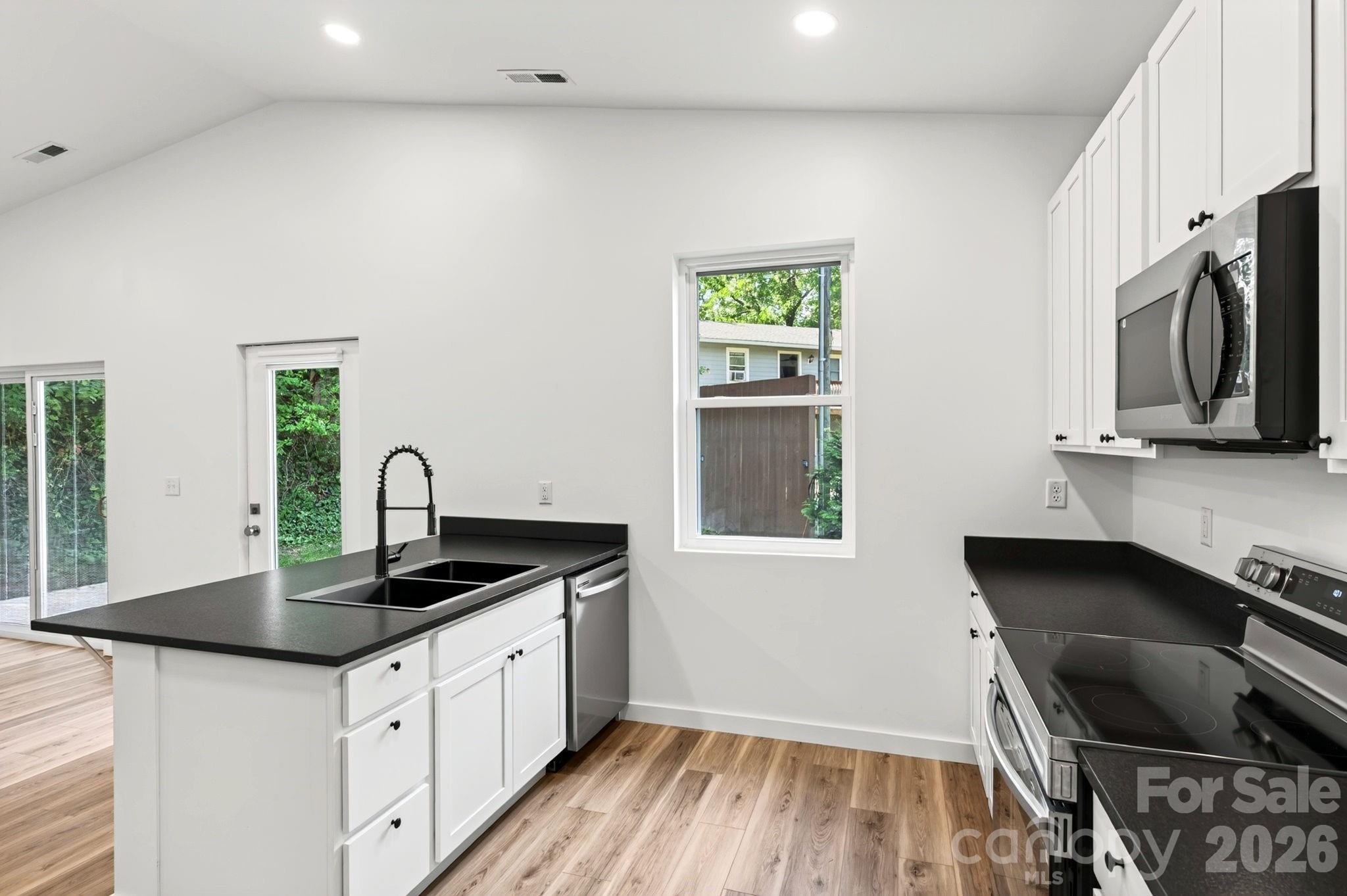 Granite Counters - 60 Pearl Street, Black Mountain