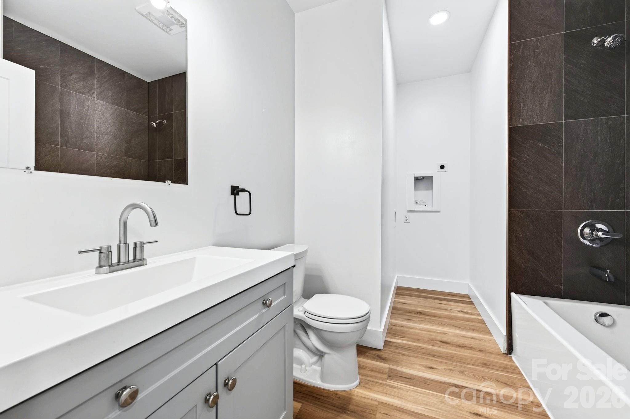 Shared Full Bathroom with Laundry Connection - 60 Pearl Street, Black Mountain