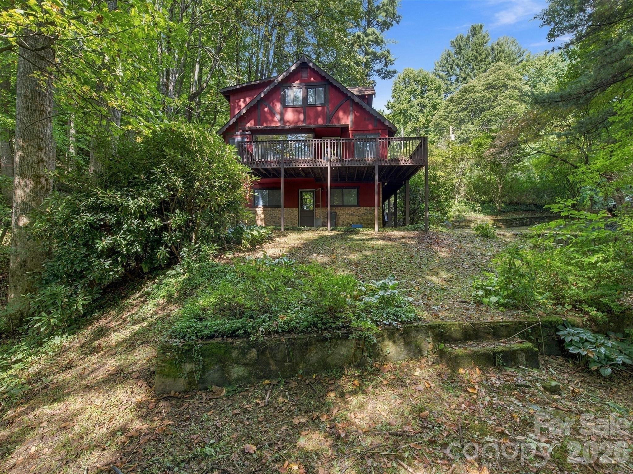 Single Family Residence at 151 Tiger Lily Lane, Waynesville, photo 4 of 26