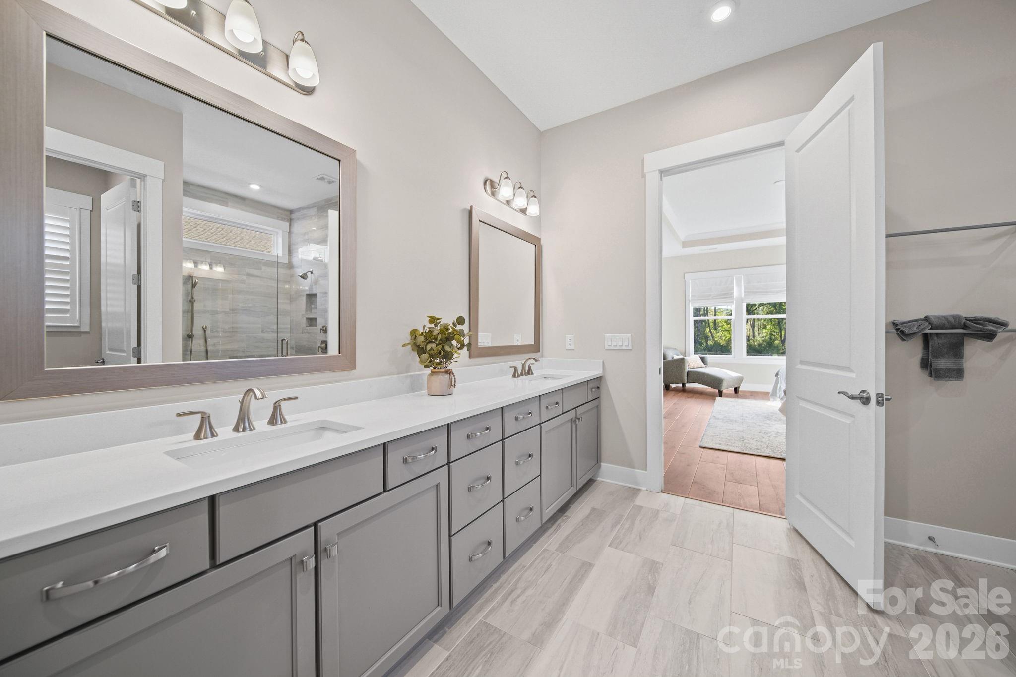 Primary luxury bath with quartz countertops - 4007 Brush Creek, Monroe
