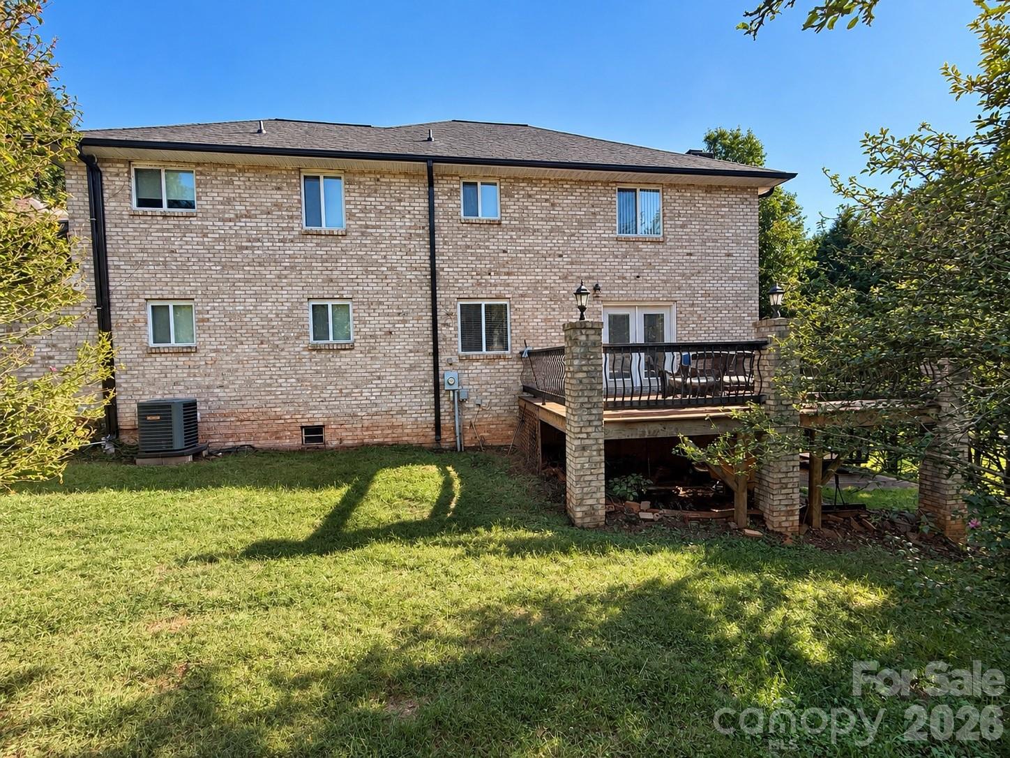Single Family Residence at 5980 Willowbottom Road, Hickory, photo 7 of 37