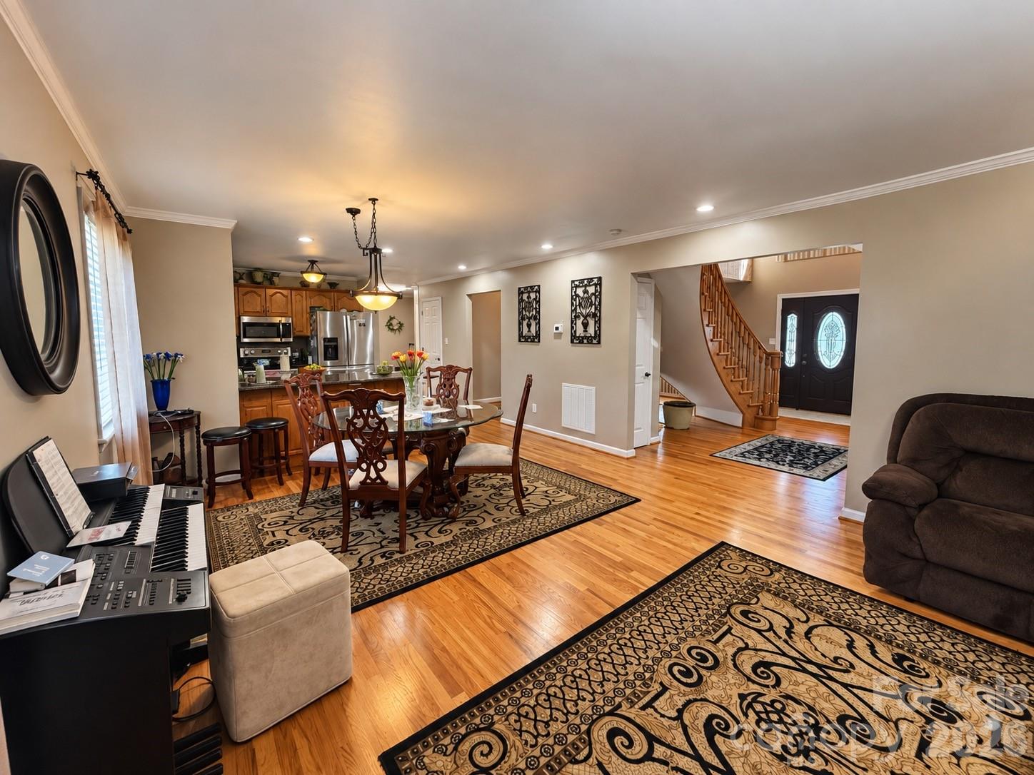 Single Family Residence at 5980 Willowbottom Road, Hickory, photo 17 of 37