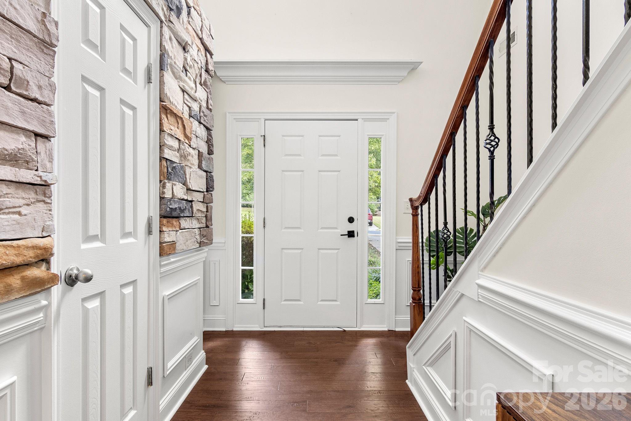 Single Family Residence at 1446 Deer Forest Drive, Fort Mill, photo 2 of 41