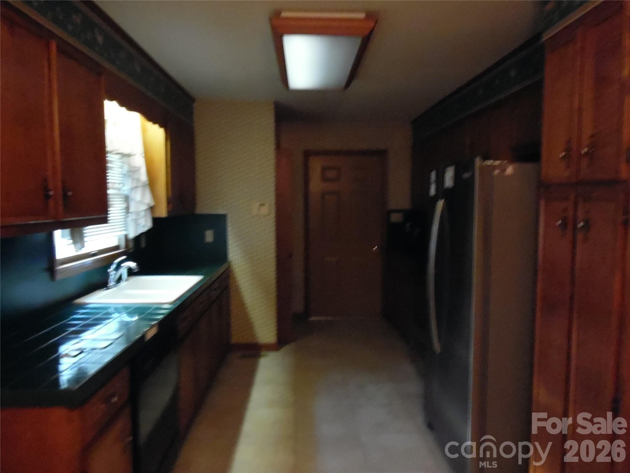 Single Family Residence at 1453 Marshbrooke Lane, Catawba, photo 8 of 24
