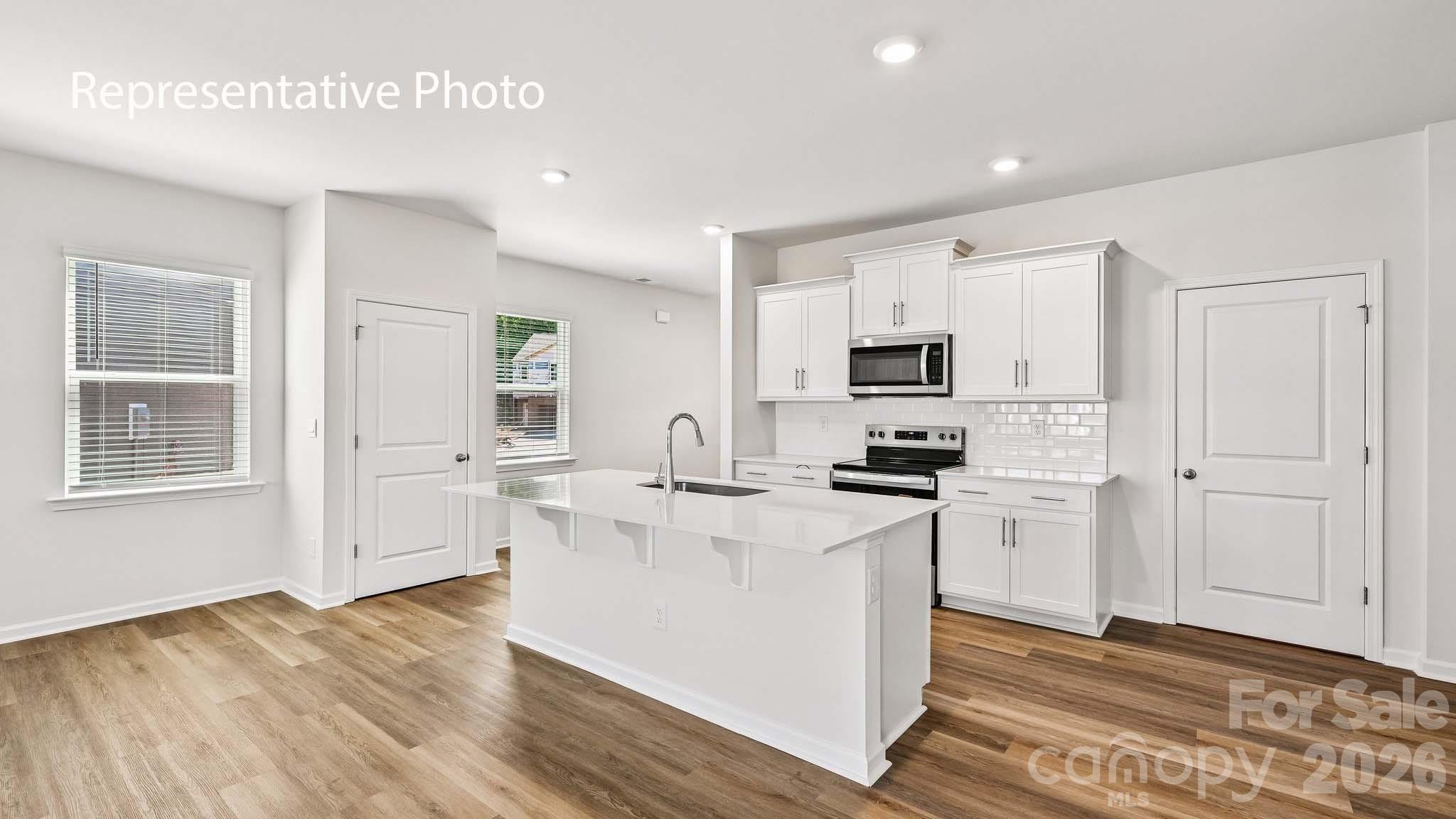 Single Family Residence at 950 Two Brothers Lane, York, photo 10 of 30