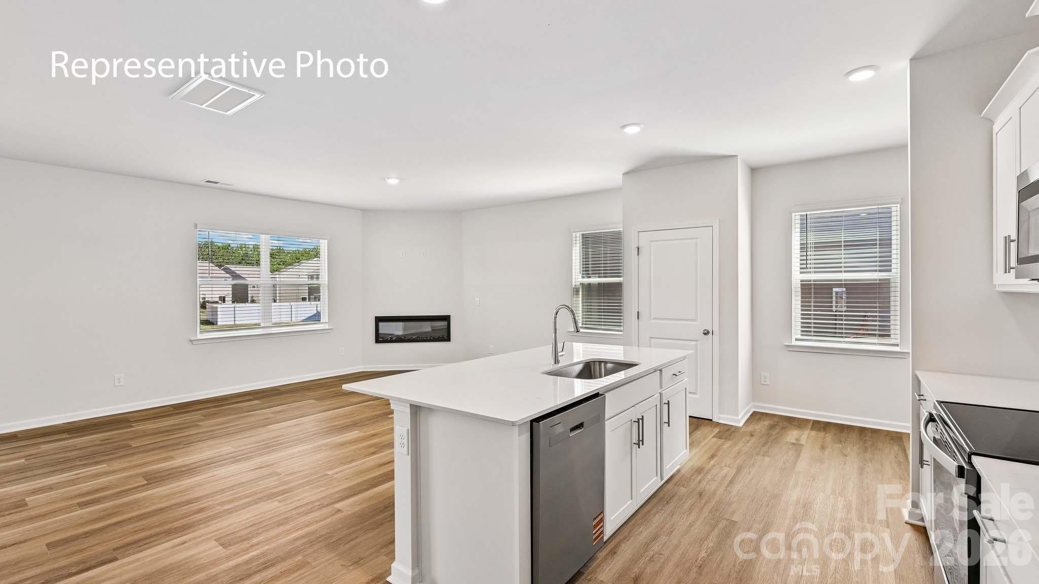 Single Family Residence at 950 Two Brothers Lane, York, photo 12 of 30