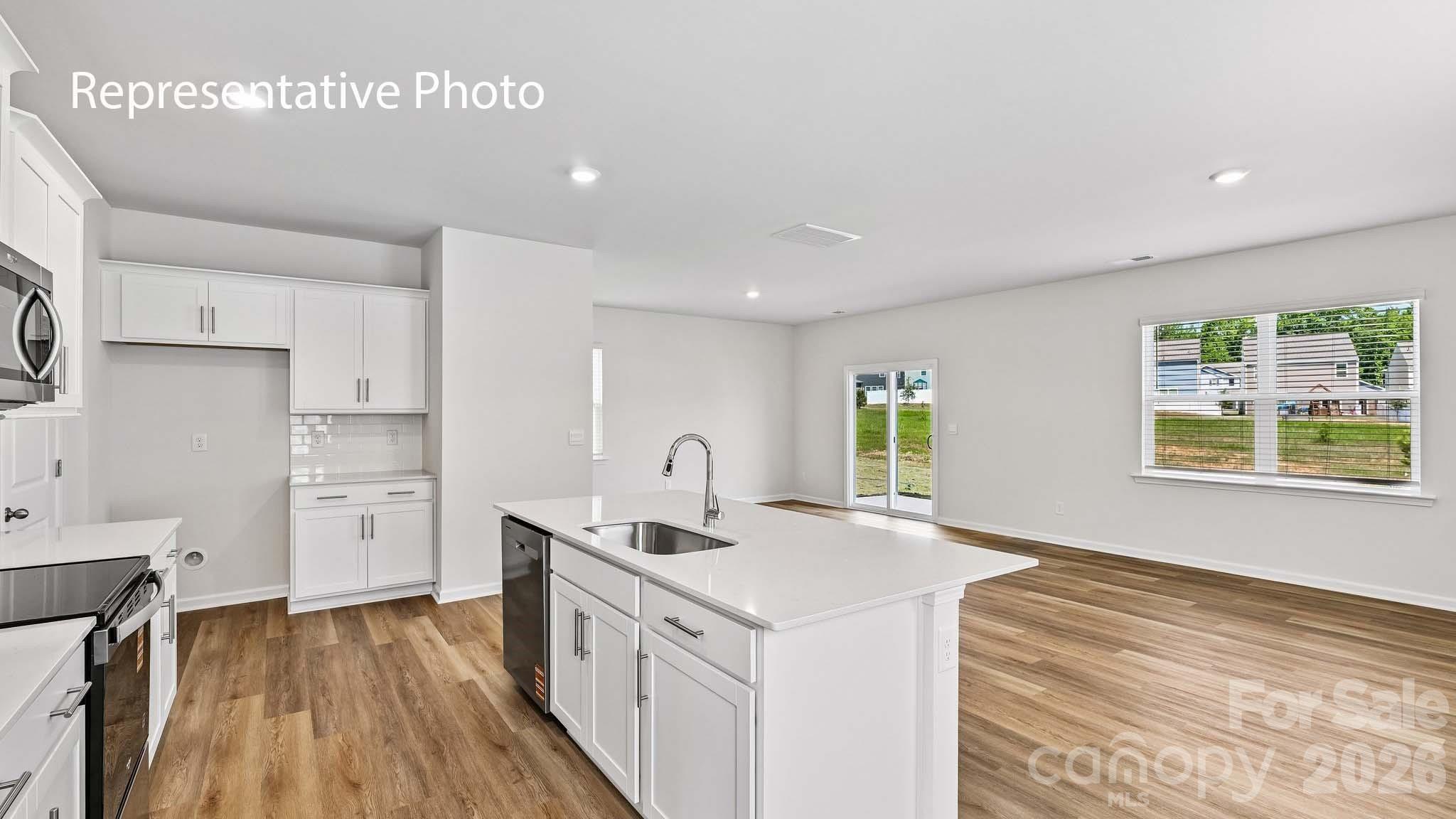 Single Family Residence at 950 Two Brothers Lane, York, photo 13 of 30