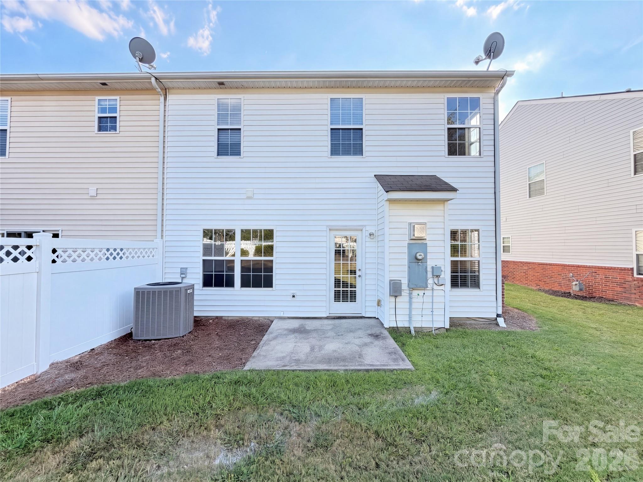 Townhouse at 152 Clydesdale Court, Matthews, photo 6 of 20