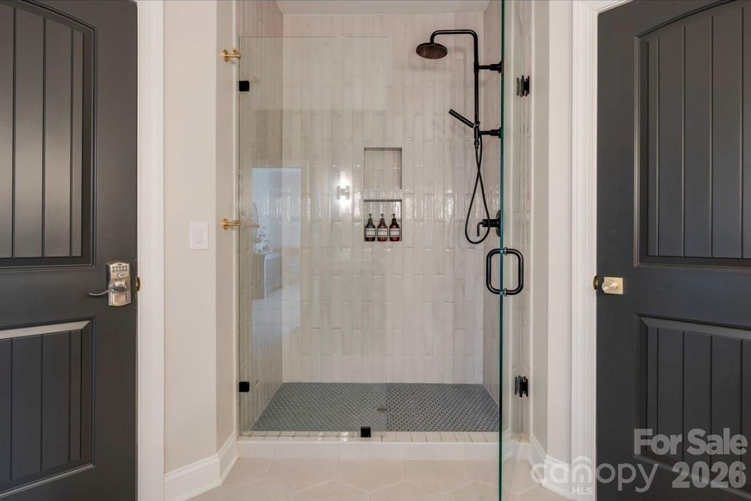 Main Level Bedroom Suite w Bathroom - 58 Bird Creek Estates Road, Black Mountain