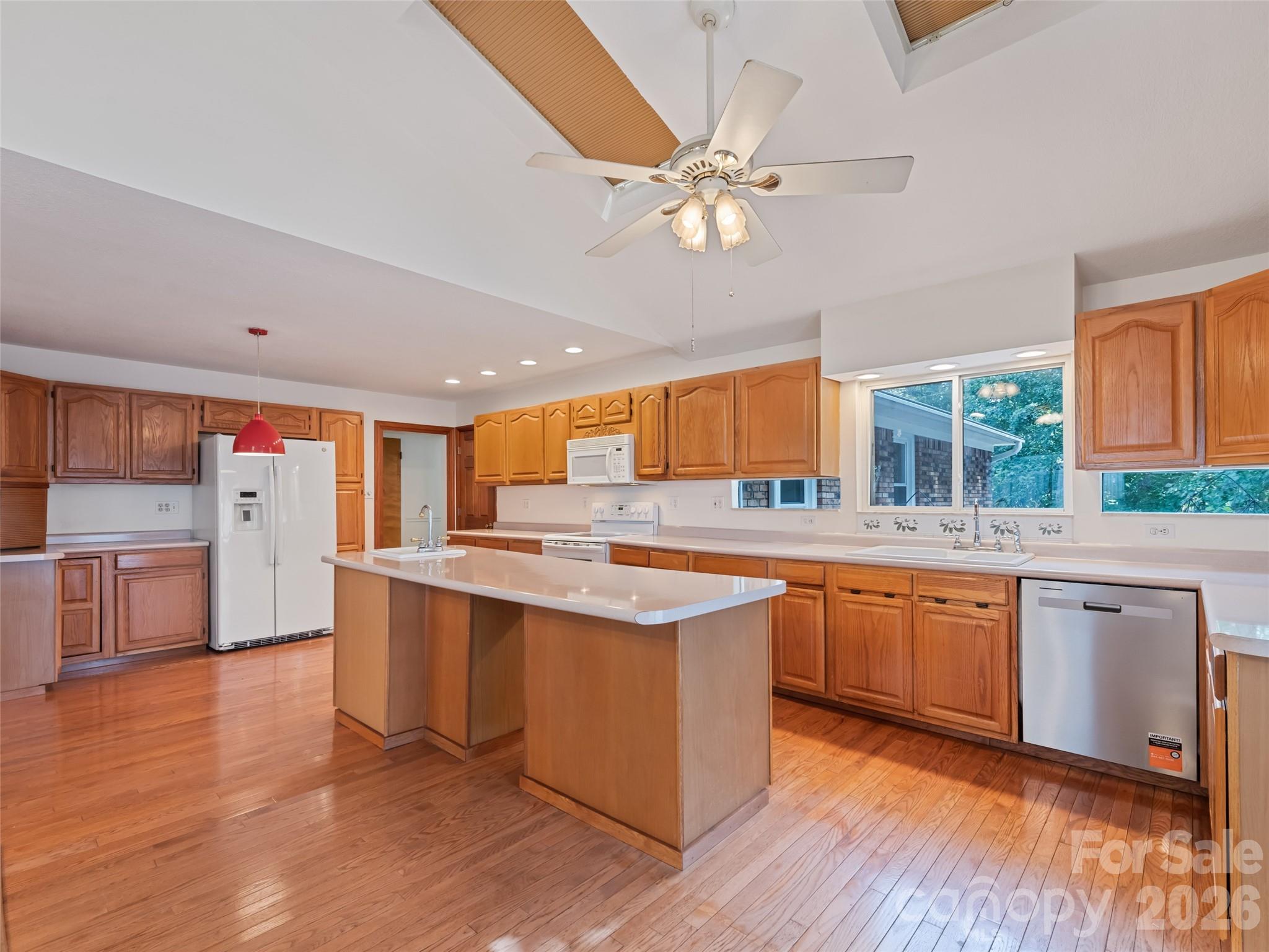 Single Family Residence at 11 Crestwood Lane, Candler, photo 17 of 40