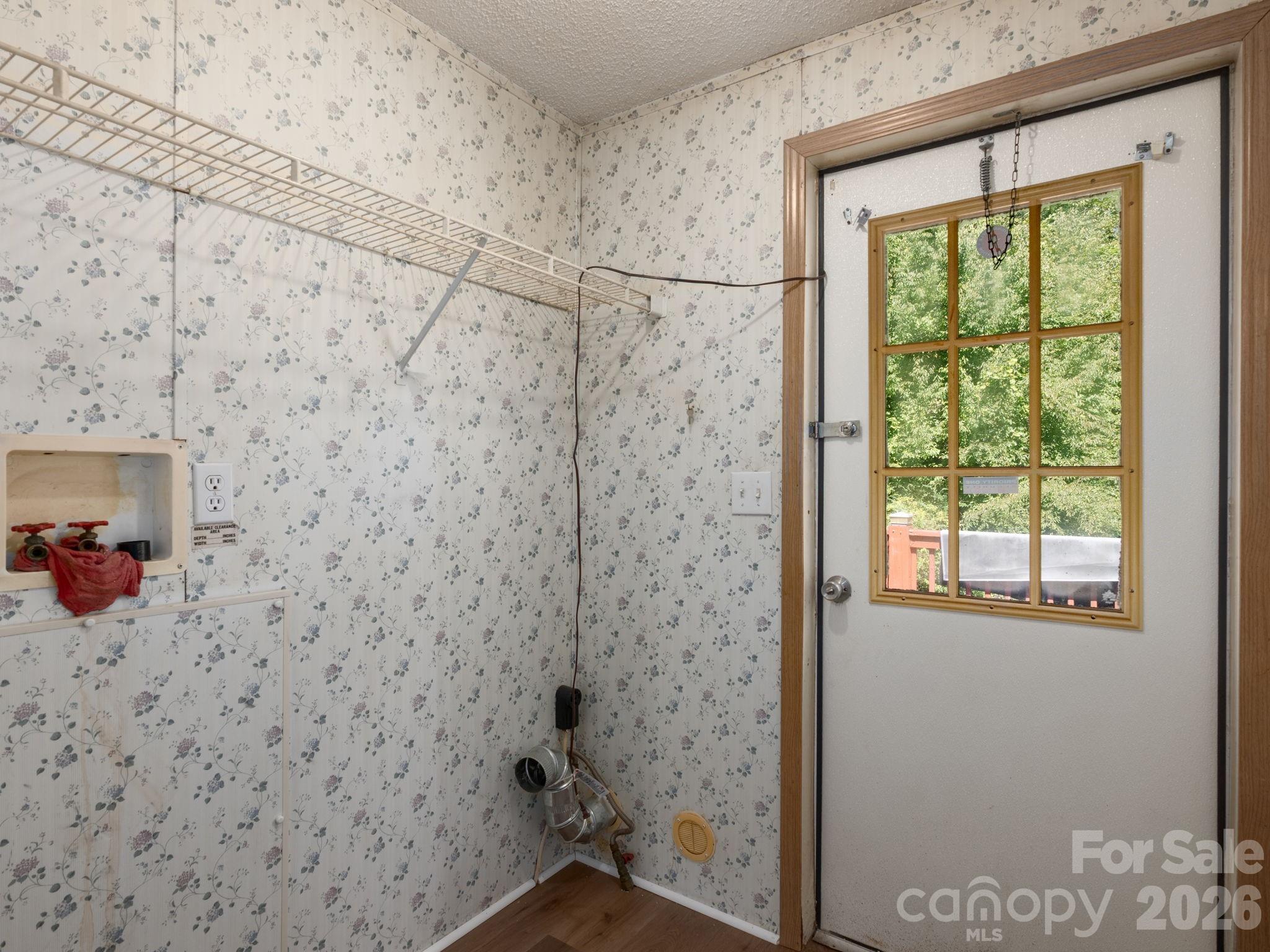 Functional Laundry Space - 628 Grassy Knob Road, Rutherfordton