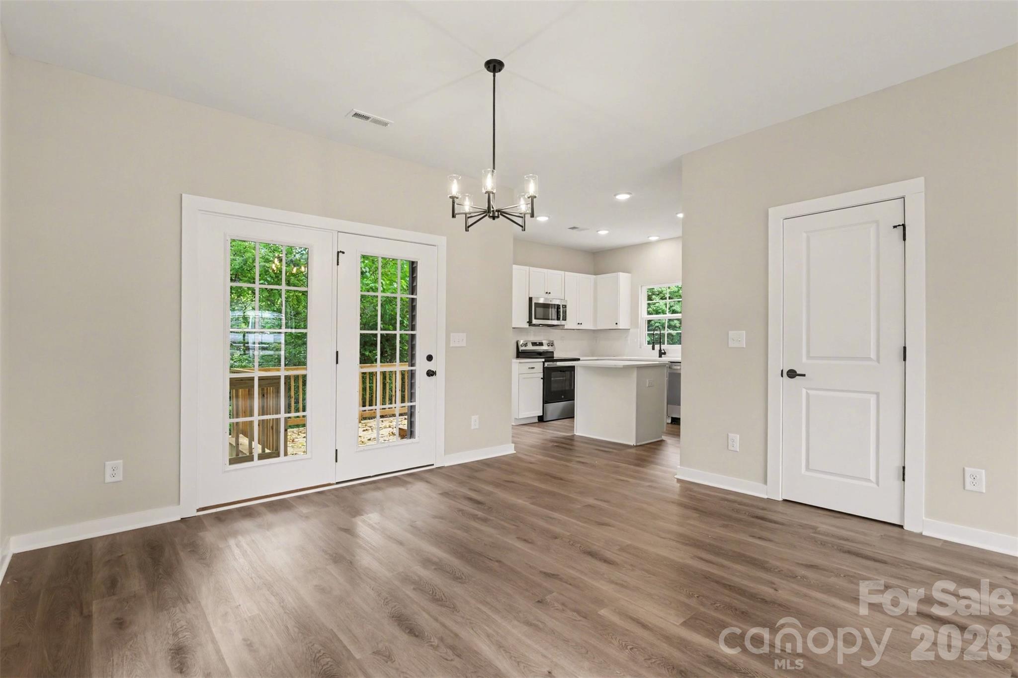 Single Family Residence at 112 E Hilltop Drive, Gastonia, photo 13 of 39