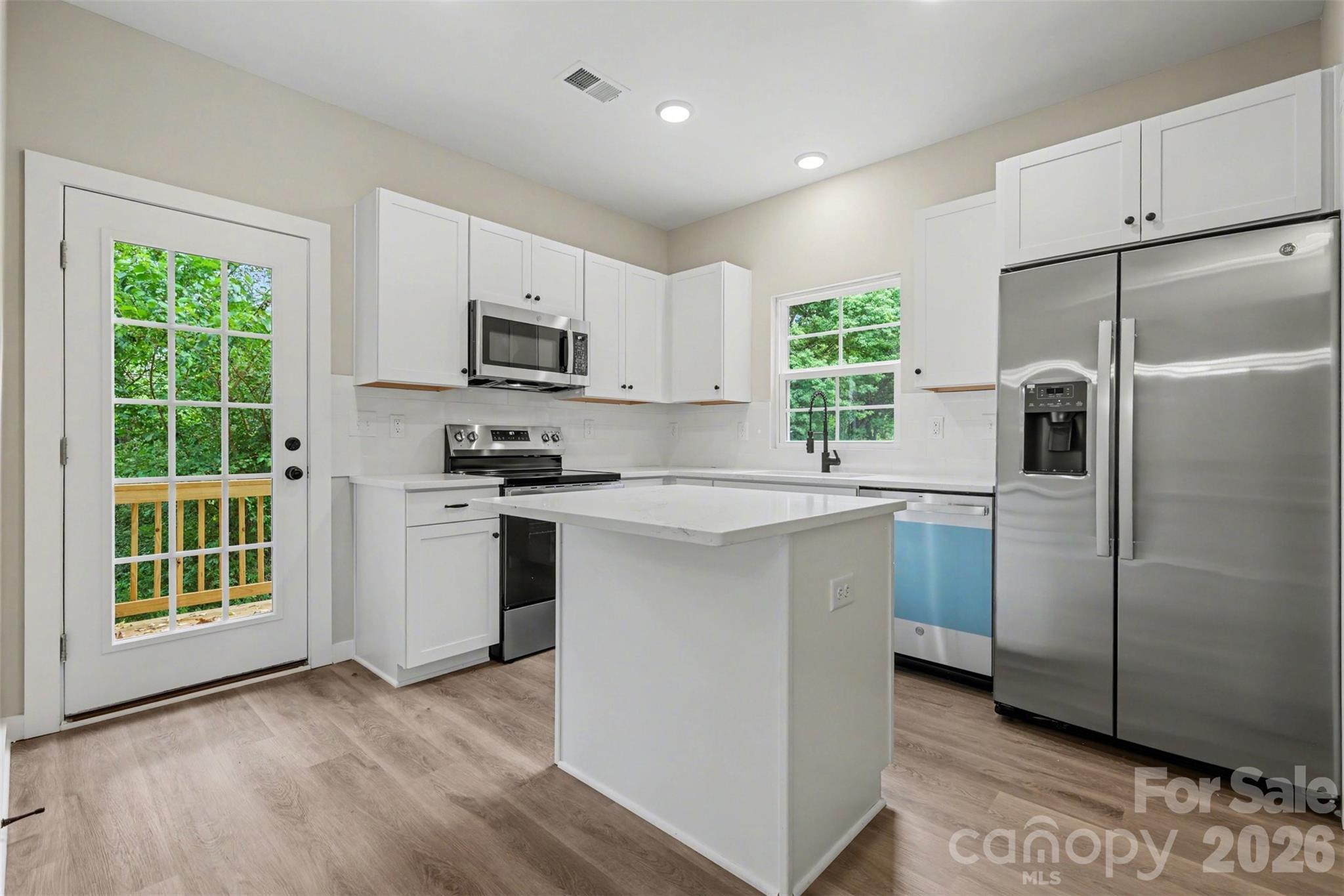 Single Family Residence at 112 E Hilltop Drive, Gastonia, photo 15 of 39