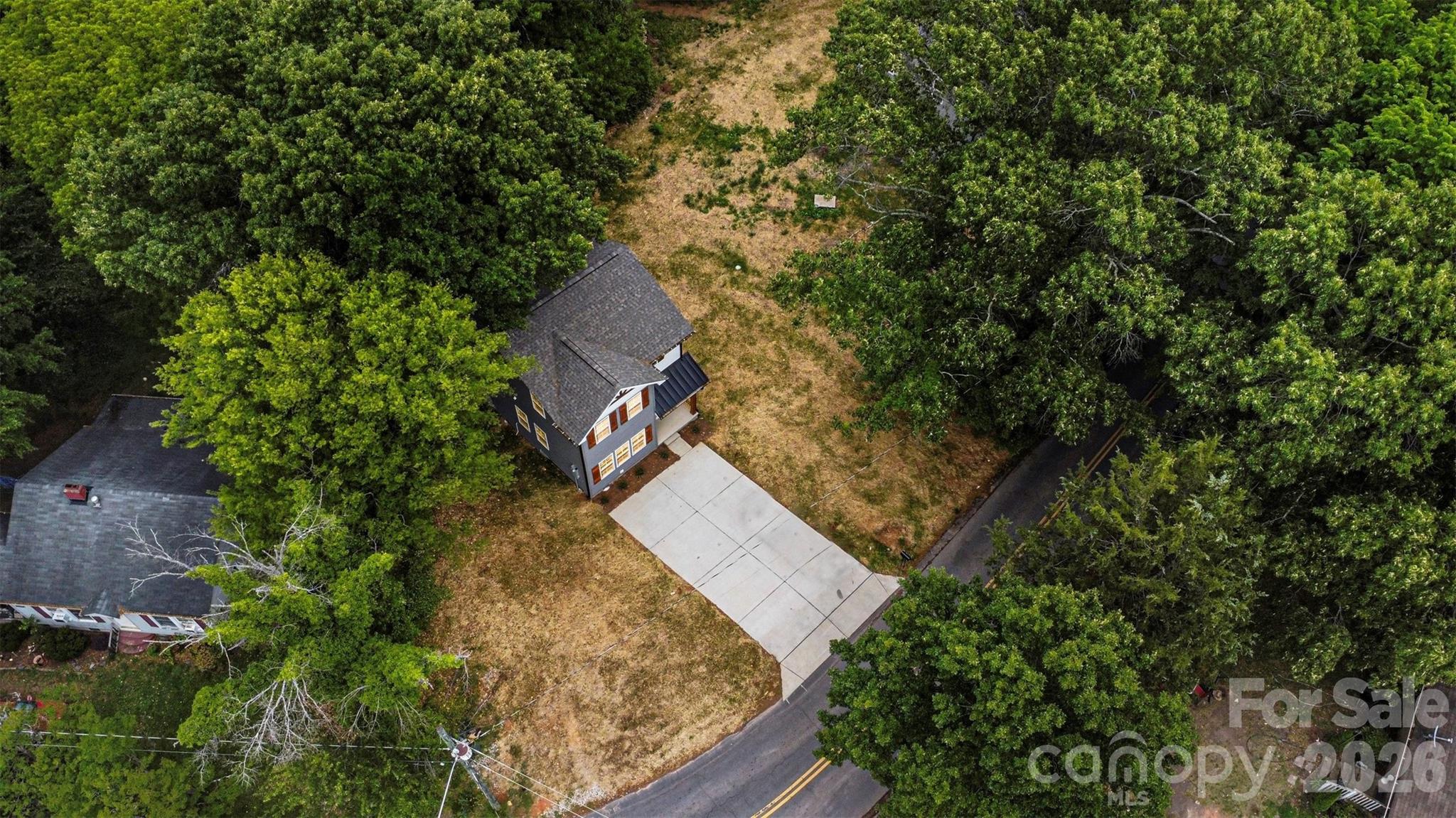 Single Family Residence at 112 E Hilltop Drive, Gastonia, photo 37 of 39