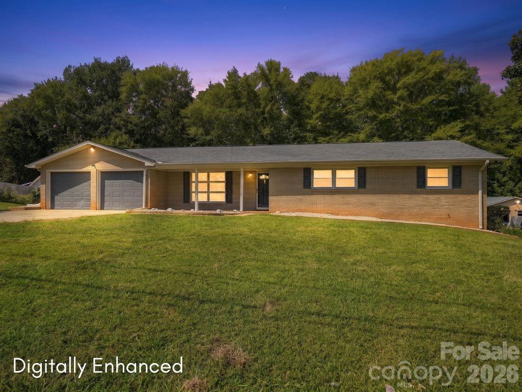 Single Family Residence at 213 Lakeview Drive, Harrisburg, photo 2 of 45