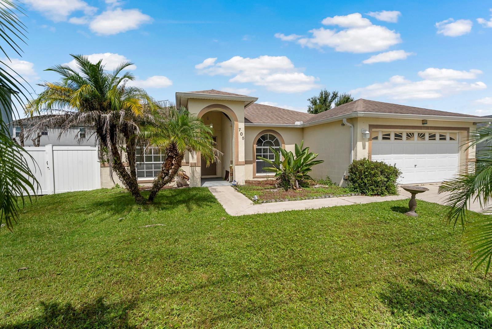 705 ROBIN CT
