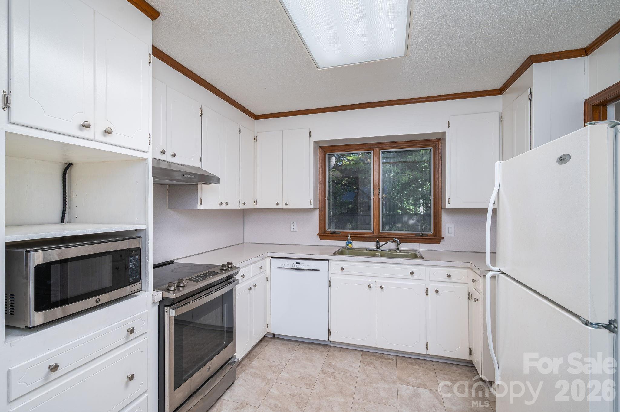 Single Family Residence at 602 Lee Street, Kings Mountain, photo 16 of 48