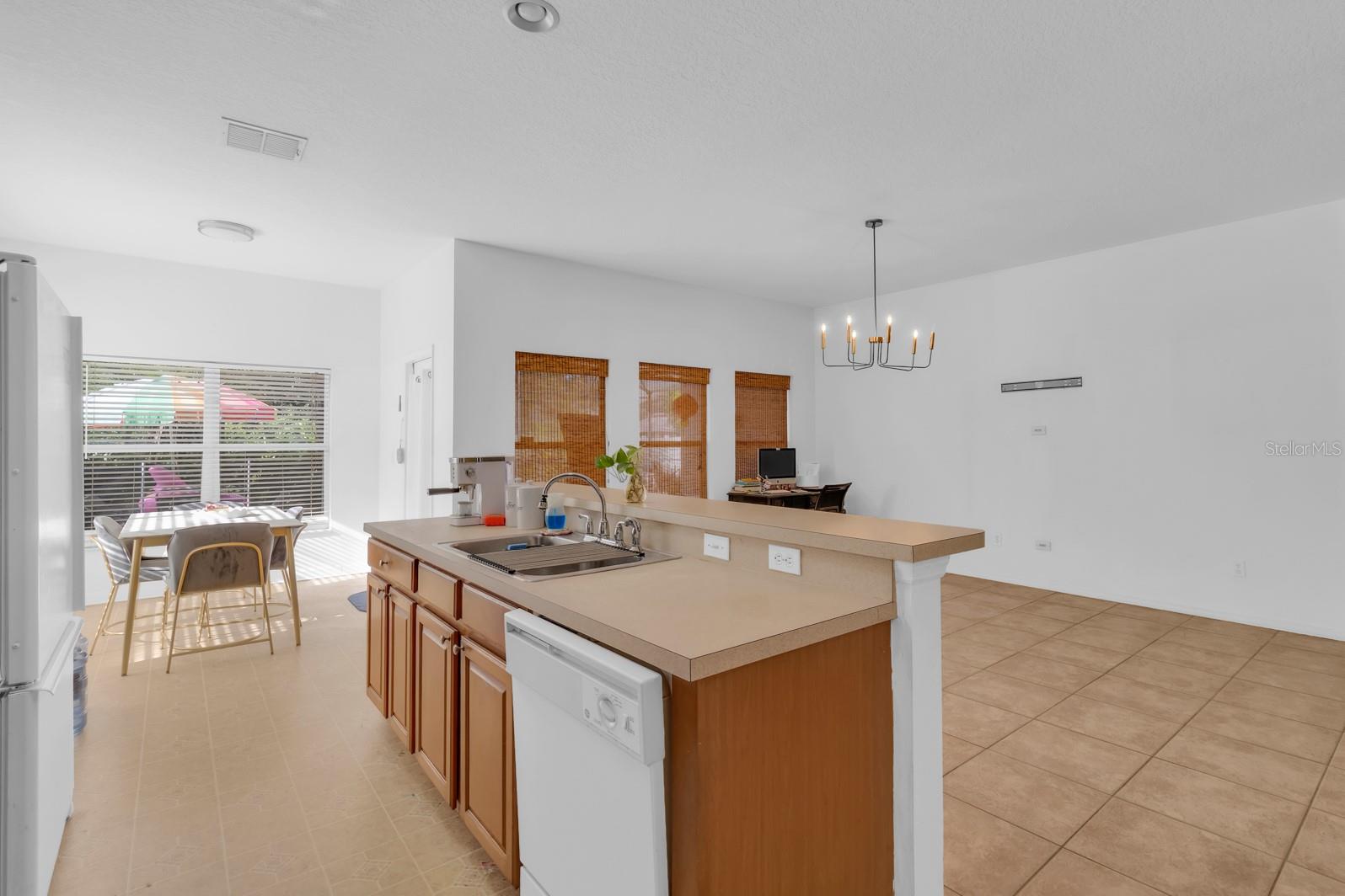 Single Family Residence at 13738 EDEN ISLE BLVD, WINDERMERE, photo 3 of 47