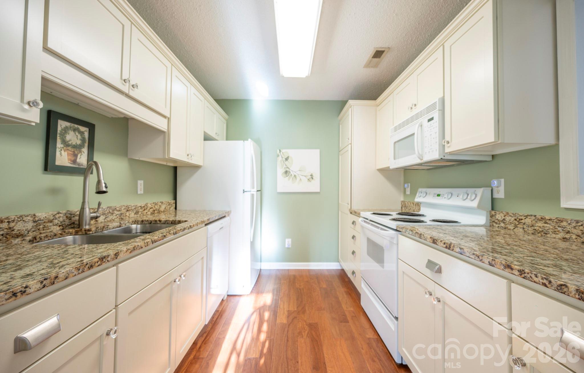 Condominium at 21179 Cold Spring Lane, Cornelius, photo 9 of 22