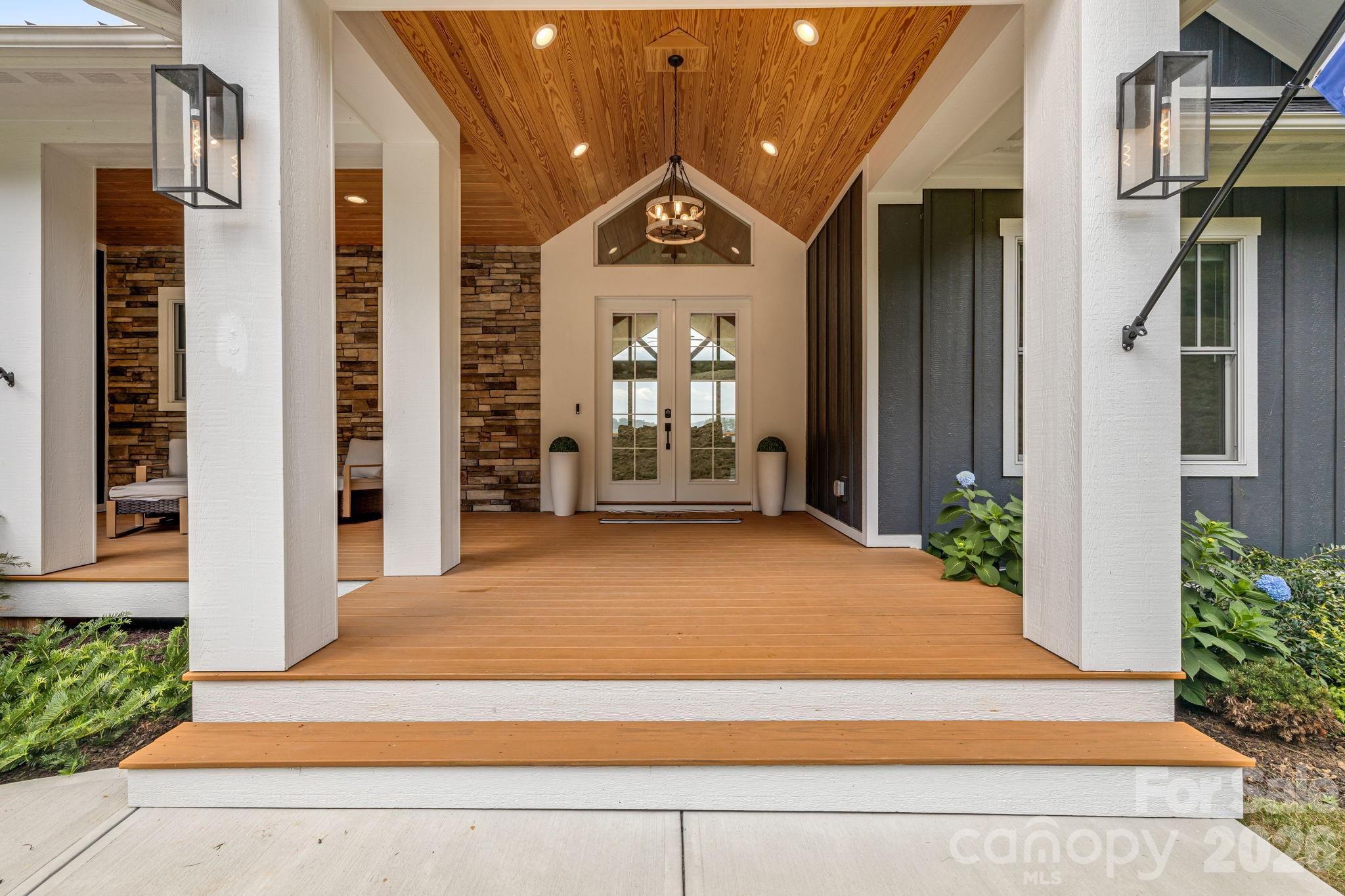 Single Family Residence at 297 Maple Knoll Drive, Hendersonville, photo 9 of 48