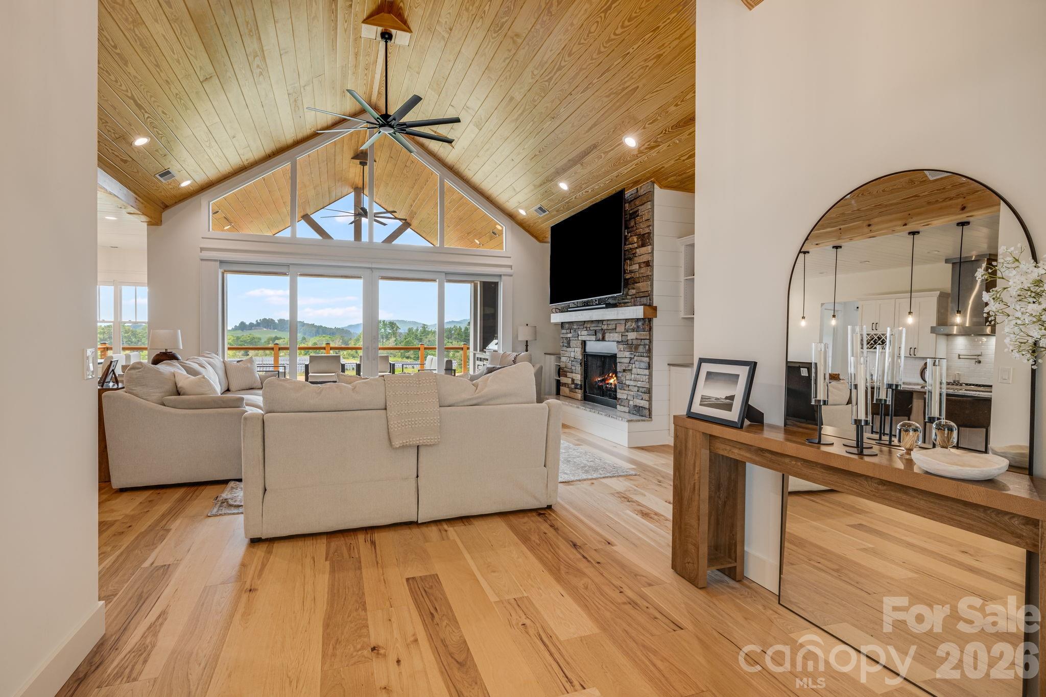 Single Family Residence at 297 Maple Knoll Drive, Hendersonville, photo 11 of 48