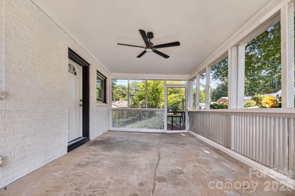 screened porch - 425 Roberts Street, Salisbury