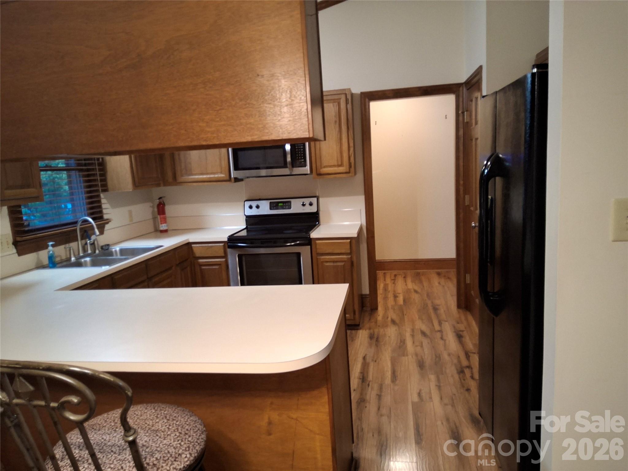 Kitchen - 4 - 104 Swaim Court, Salisbury