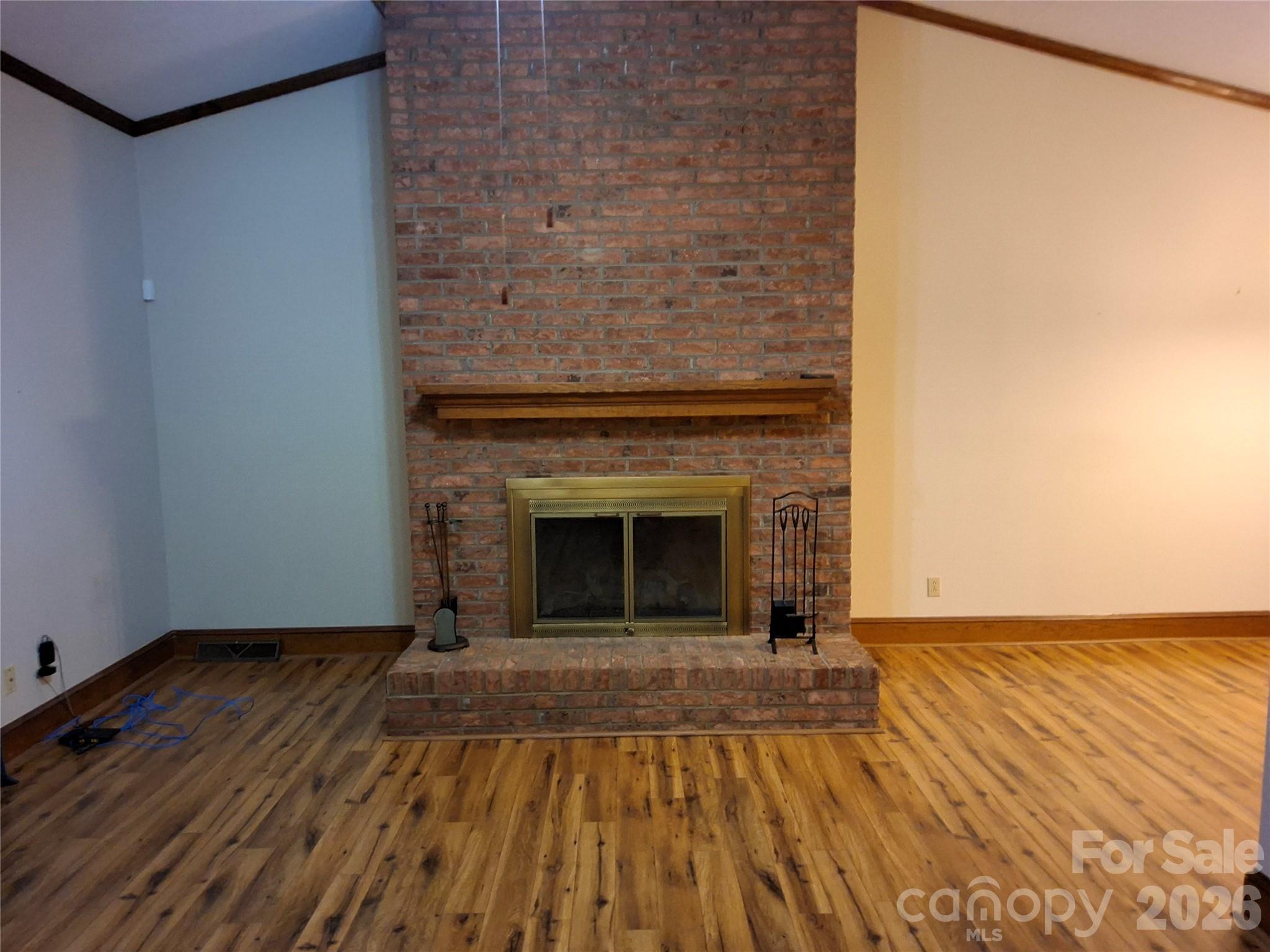 Great room - 2 - 104 Swaim Court, Salisbury
