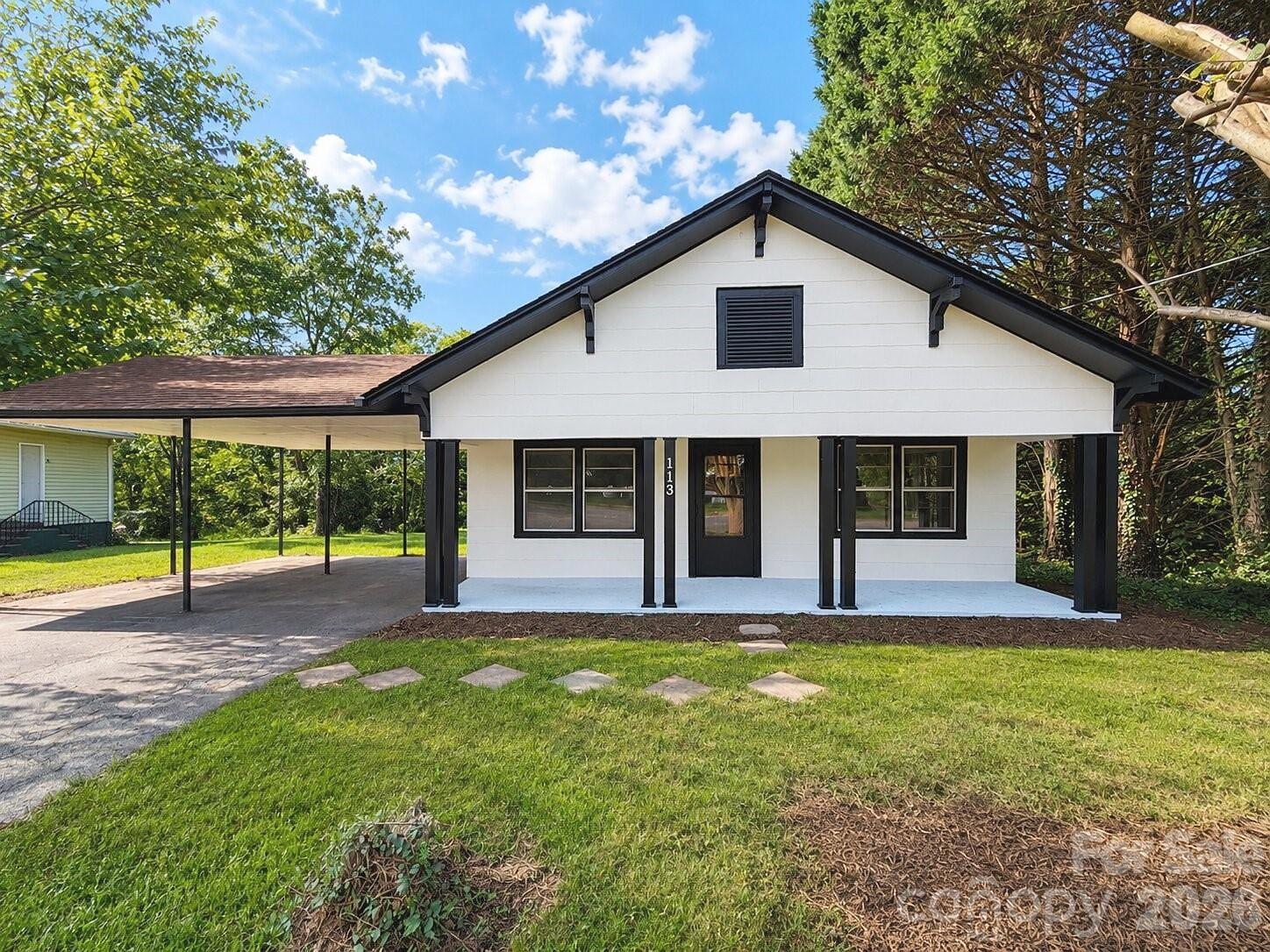 Single Family Residence at 113 Mountain View Street, Morganton, photo 2 of 32