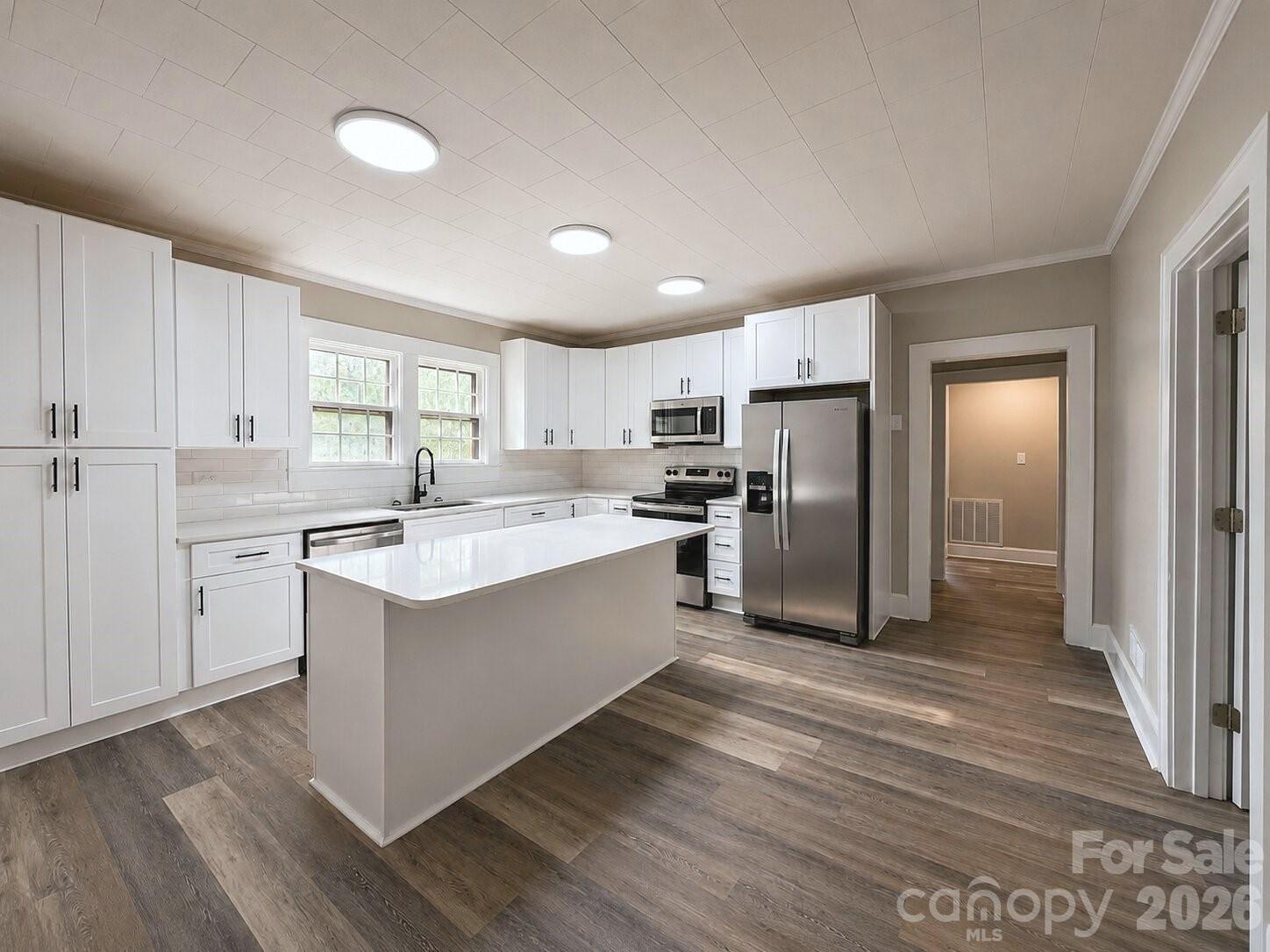 Single Family Residence at 113 Mountain View Street, Morganton, photo 8 of 32