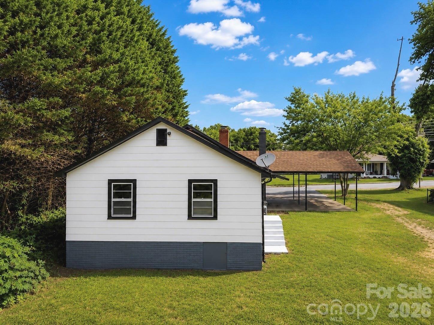 Single Family Residence at 113 Mountain View Street, Morganton, photo 29 of 32