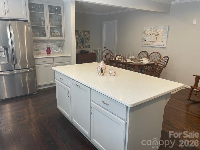 Kitchen Built-in Cabinet for display ideas - 1670 Dale Earnhardt Boulevard, Kannapolis
