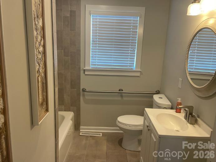 Hall bathroom - 1670 Dale Earnhardt Boulevard, Kannapolis