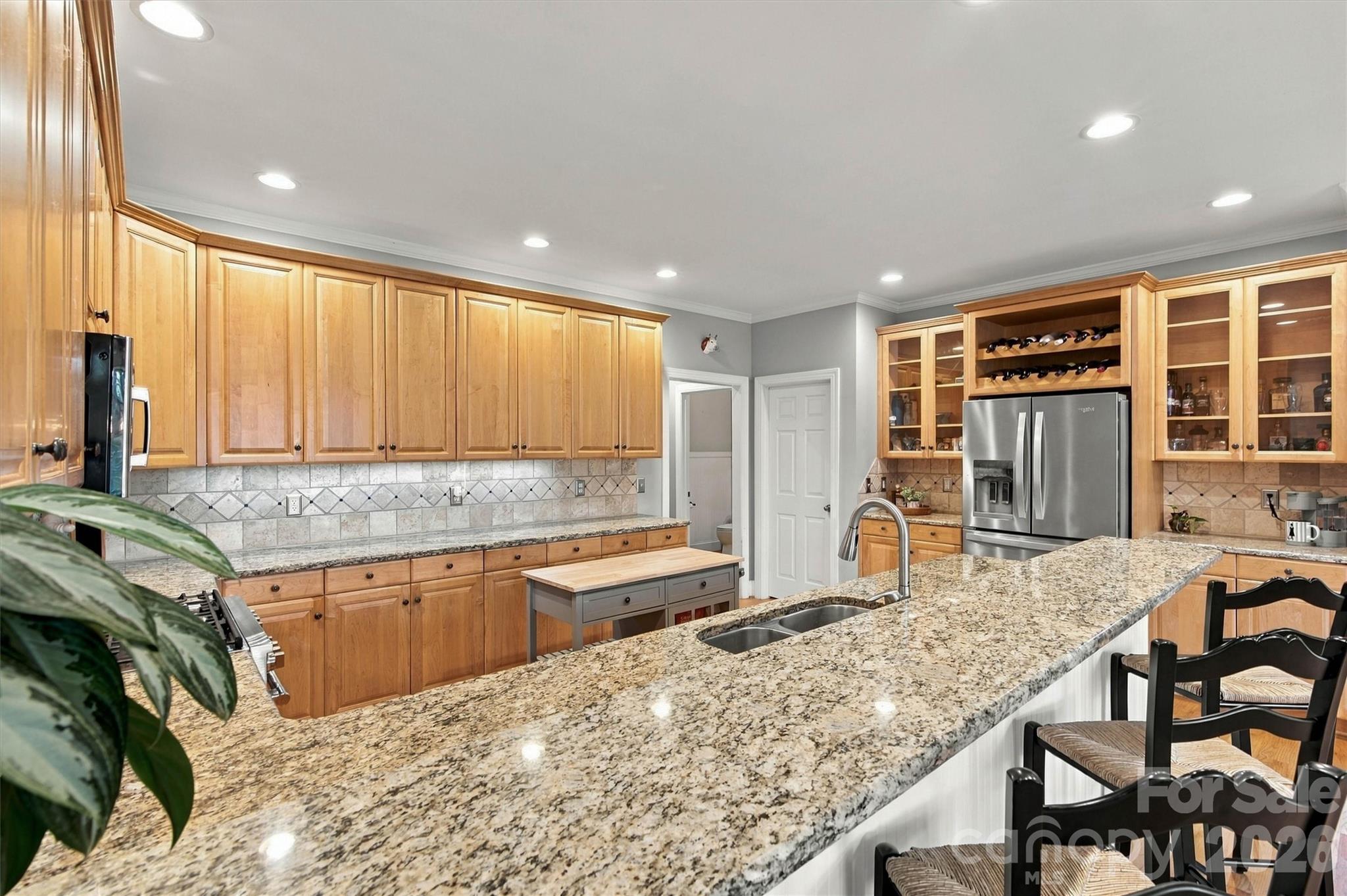 Single Family Residence at 1733 Verdict Ridge Drive, Denver, photo 14 of 40