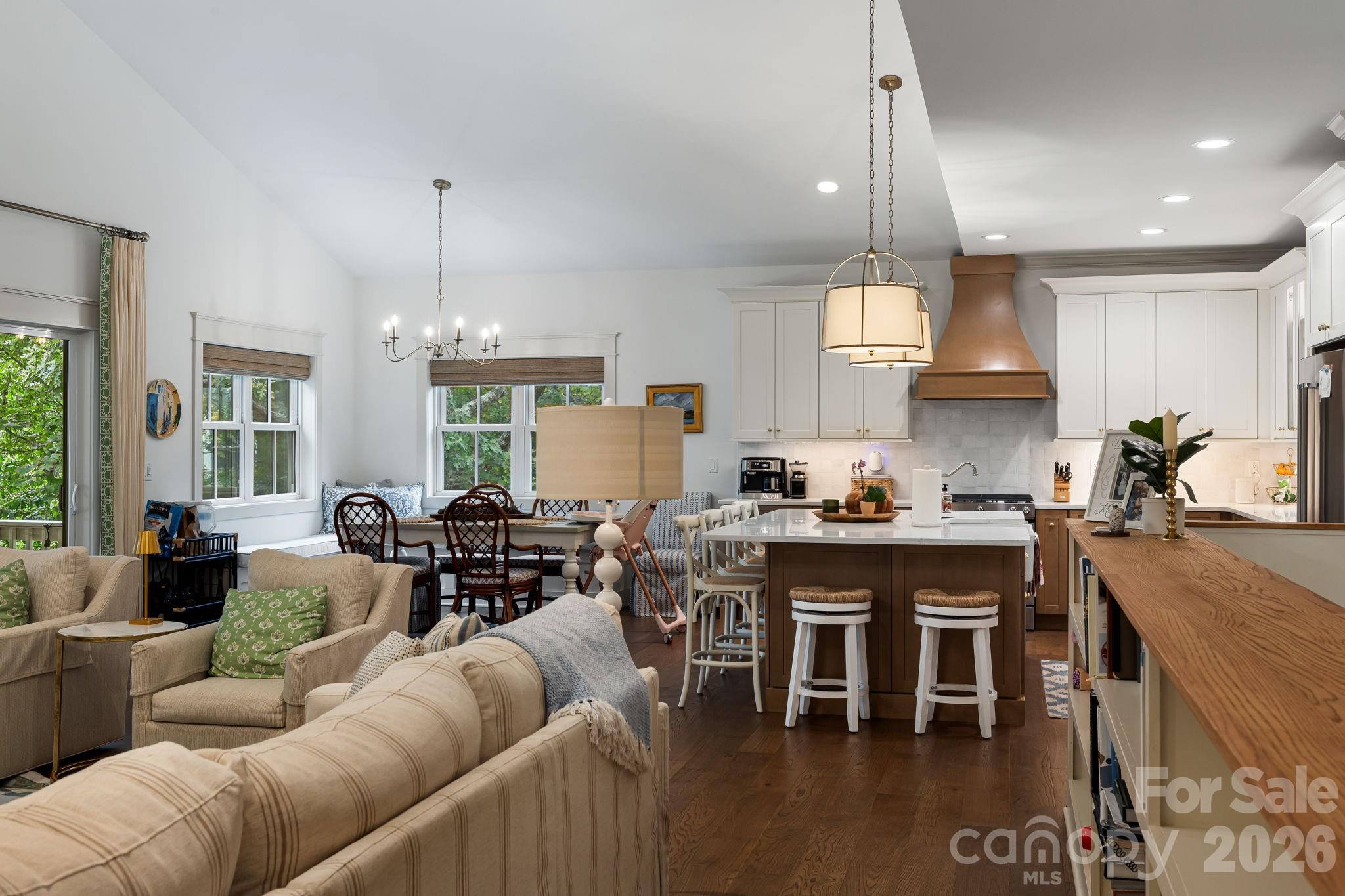 Single Family Residence at 14 Sugarland Ridge Trail, Fairview, photo 10 of 48