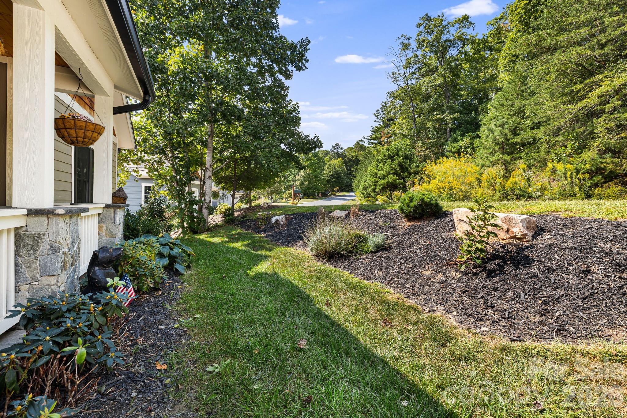 Single Family Residence at 14 Sugarland Ridge Trail, Fairview, photo 41 of 48