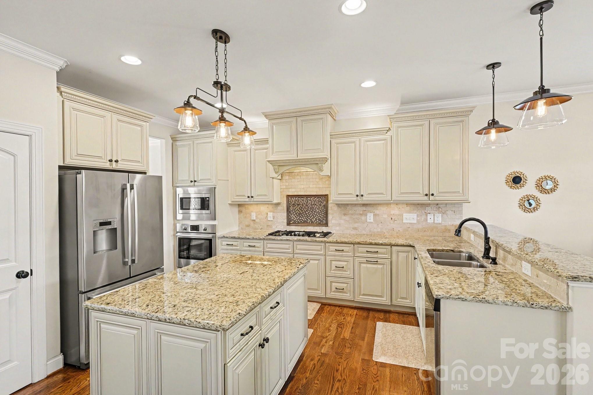 Single Family Residence at 489 Lotus Court, Lewisville, photo 10 of 37